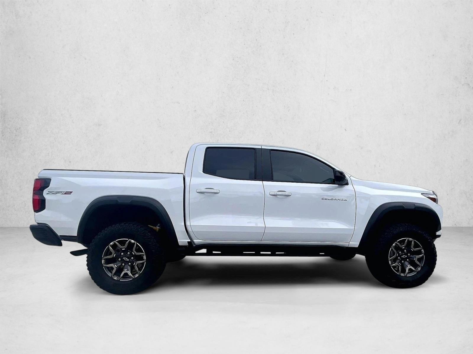 Used 2025 Summit White Chevrolet 4WD ZR2 image 5