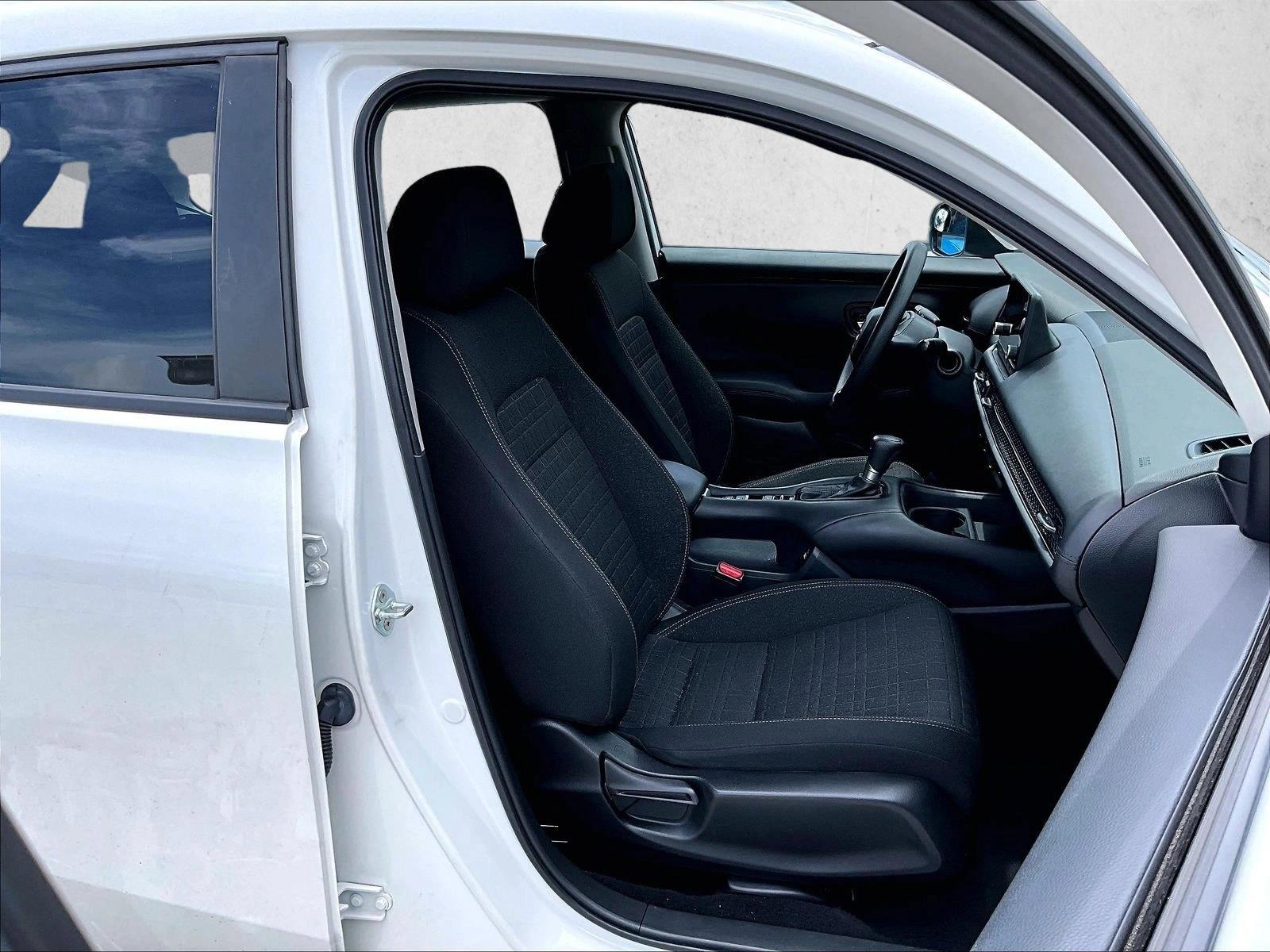 Used 2023 Platinum White Pearl Honda LX image 9
