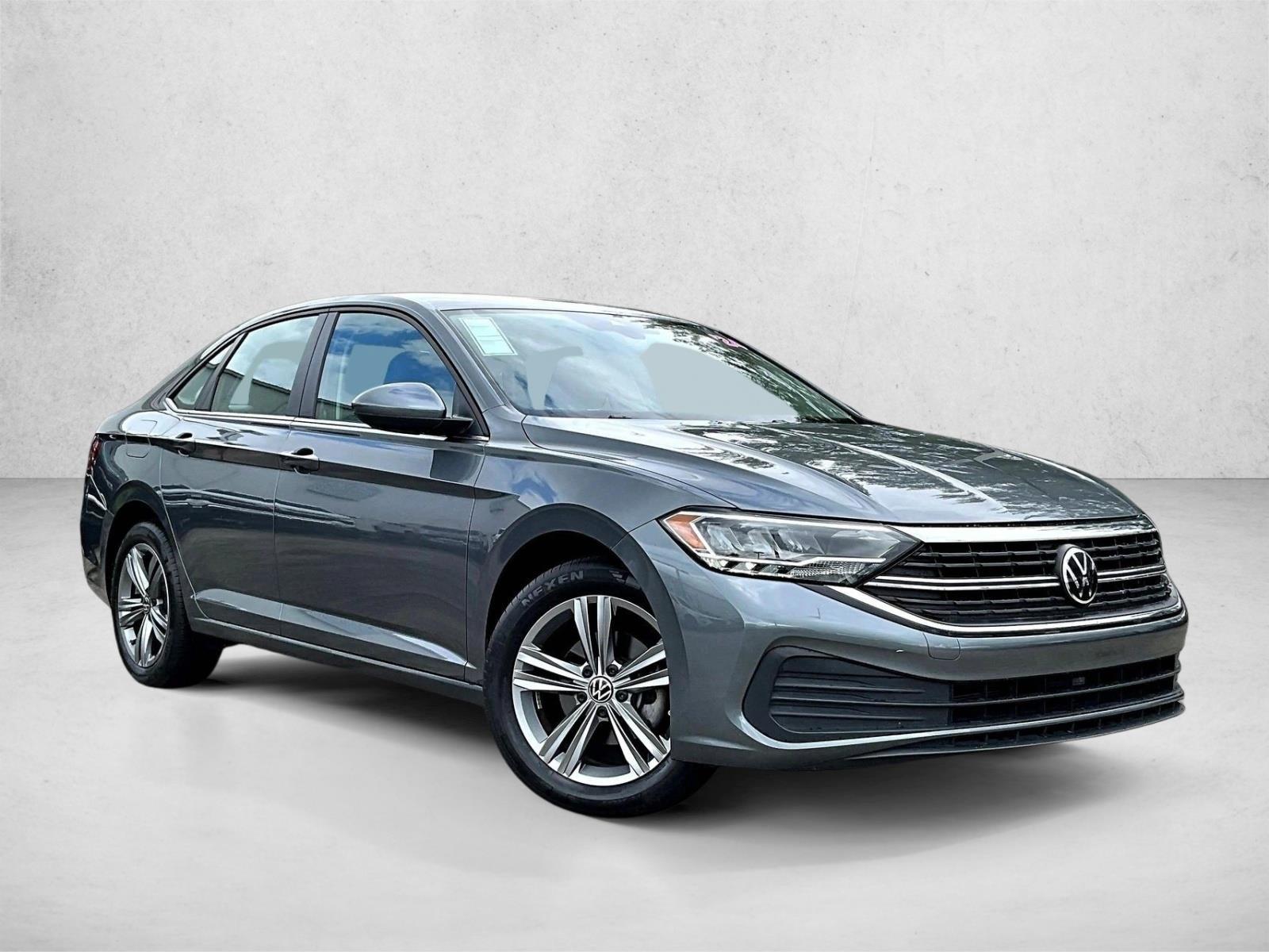 Used 2024 Silver/Gray Volkswagen SE image 12