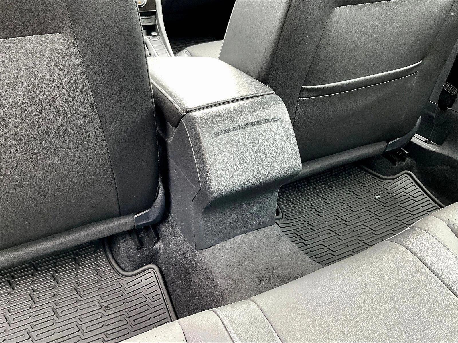 Used 2024 Silver/Gray Volkswagen SE image 25