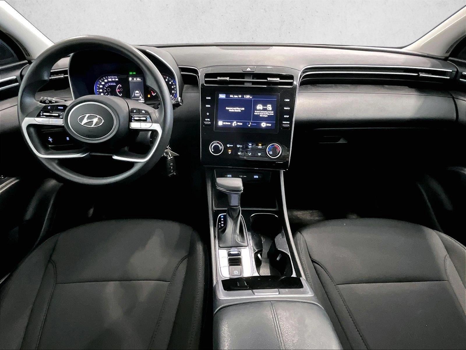 Used 2024 Shimmering Silver Hyundai SE image 16