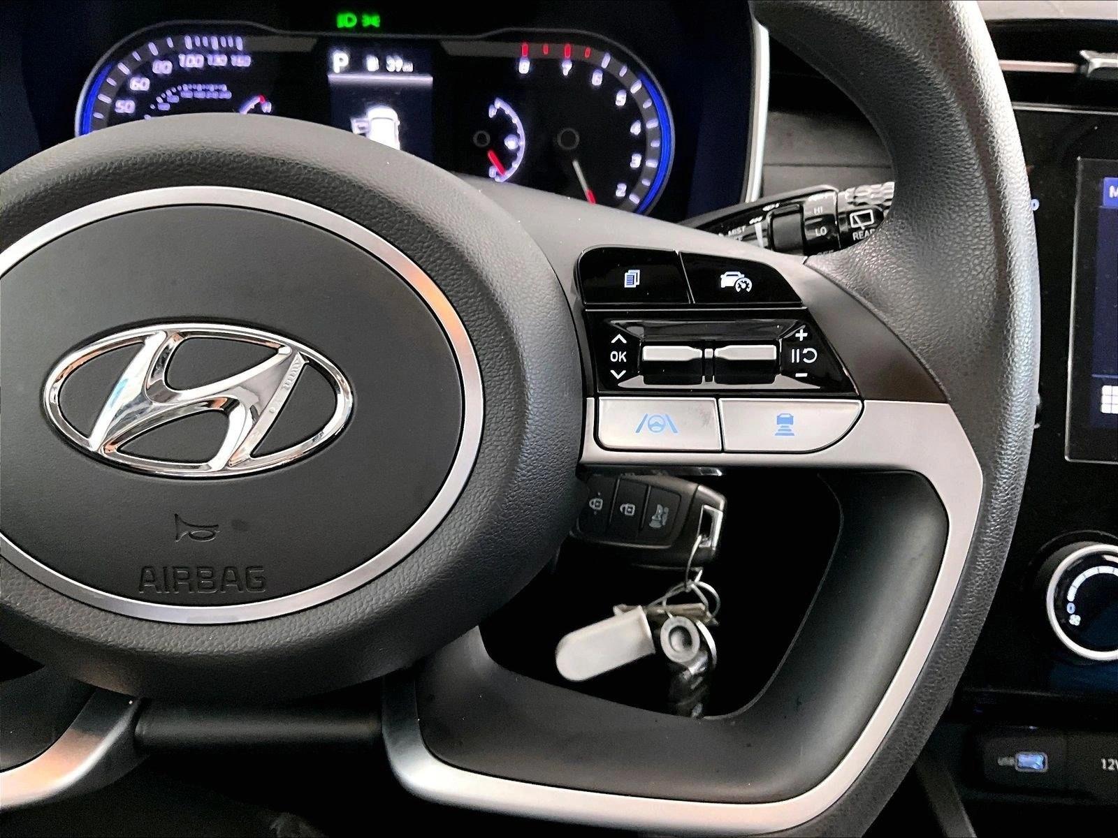 Used 2024 Shimmering Silver Hyundai SE image 21