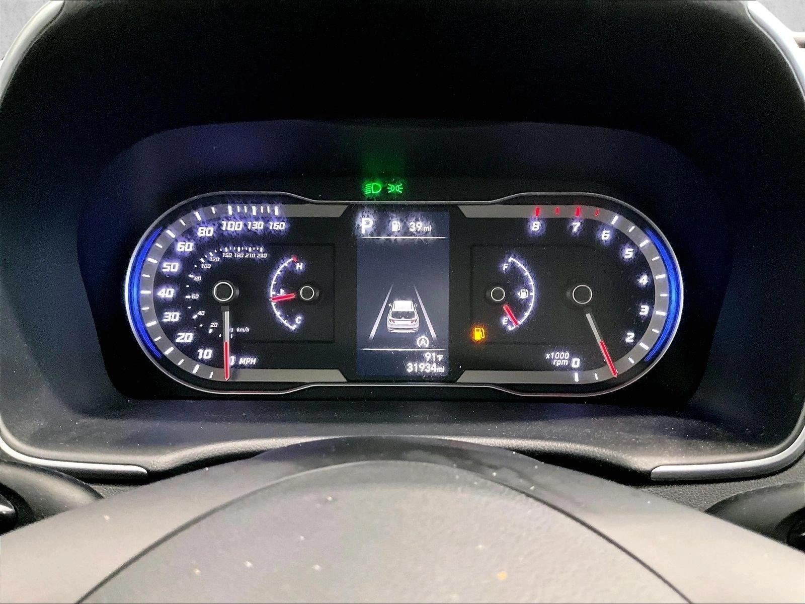 Used 2024 Shimmering Silver Hyundai SE image 22