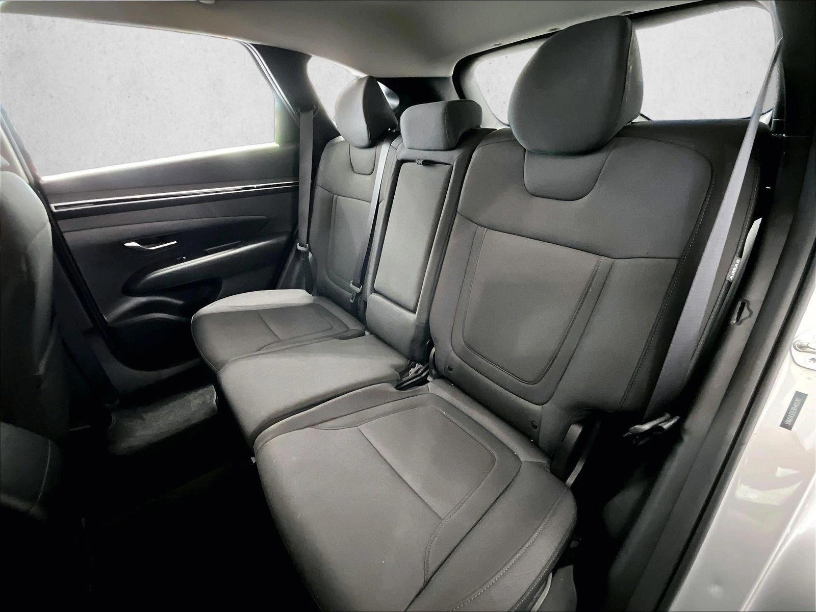 Used 2024 Shimmering Silver Hyundai SE image 28