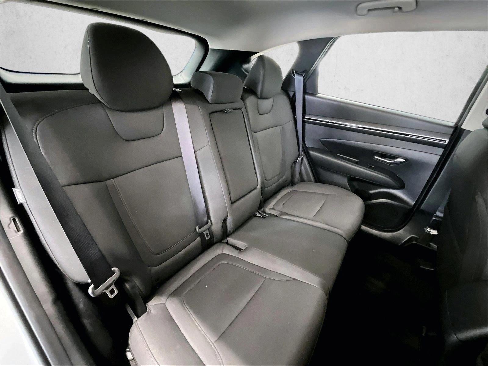 Used 2024 Shimmering Silver Hyundai SE image 29