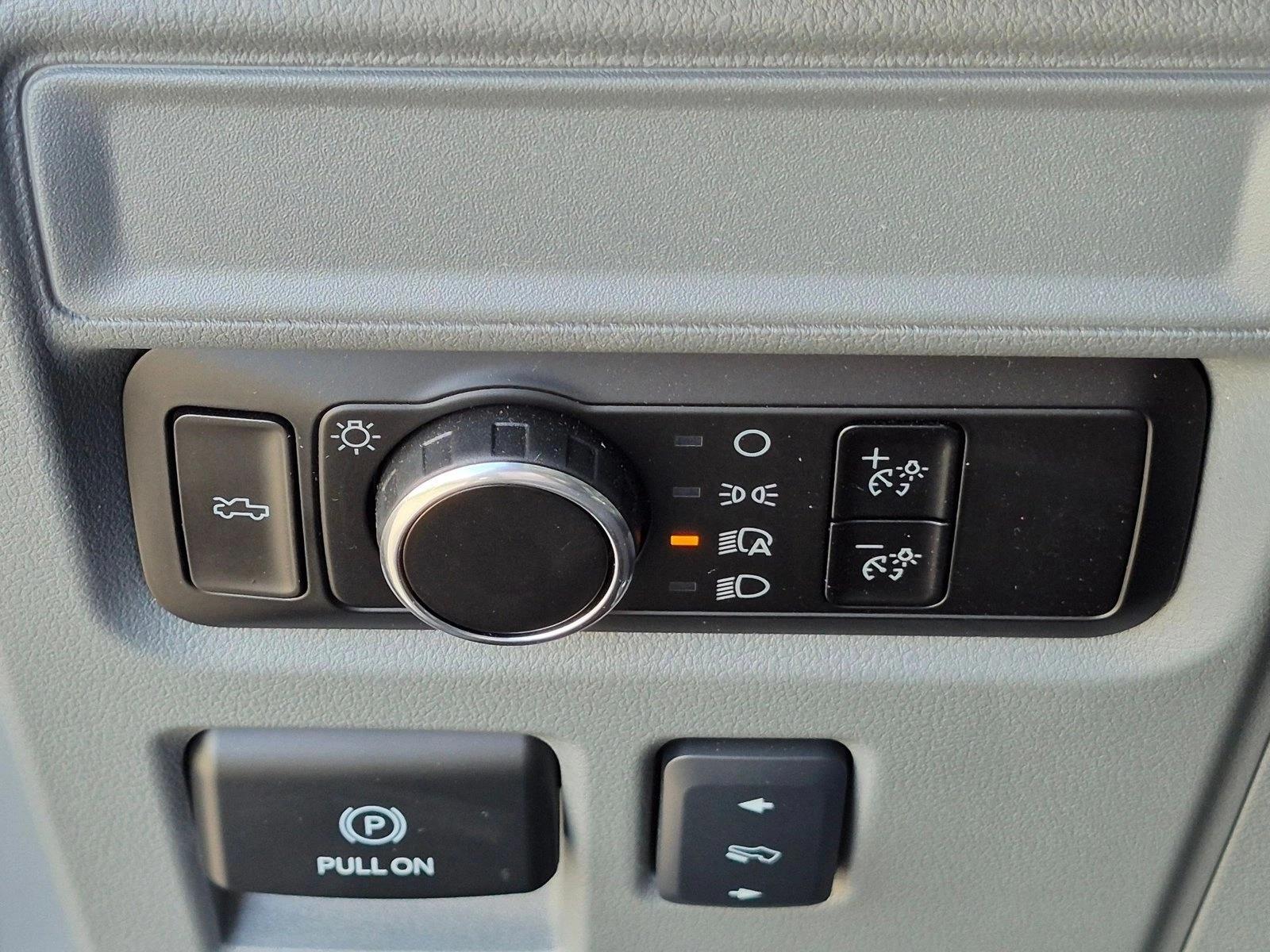Used 2025 Agate Black Metallic Ford XLT image 15