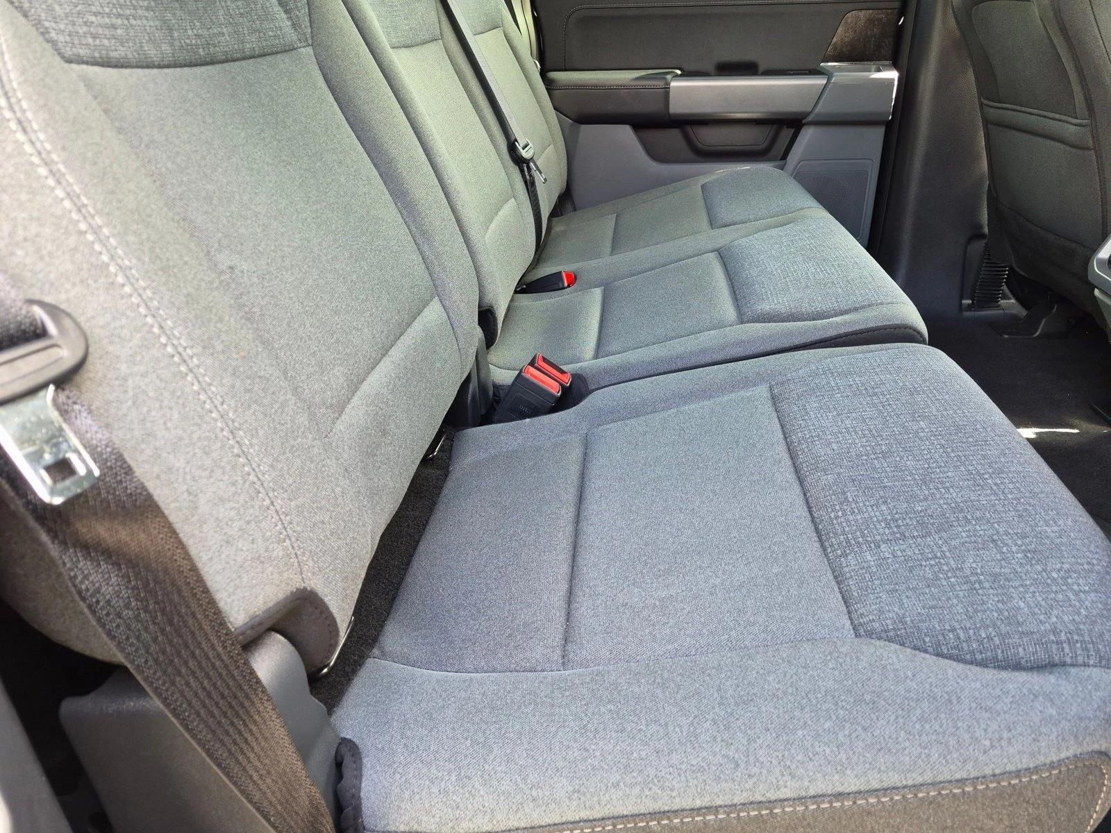 Used 2025 Agate Black Metallic Ford XLT image 19