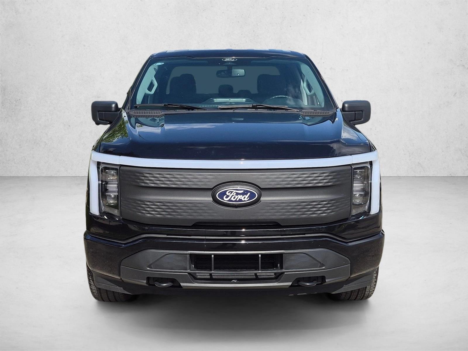 Used 2025 Agate Black Metallic Ford XLT image 2