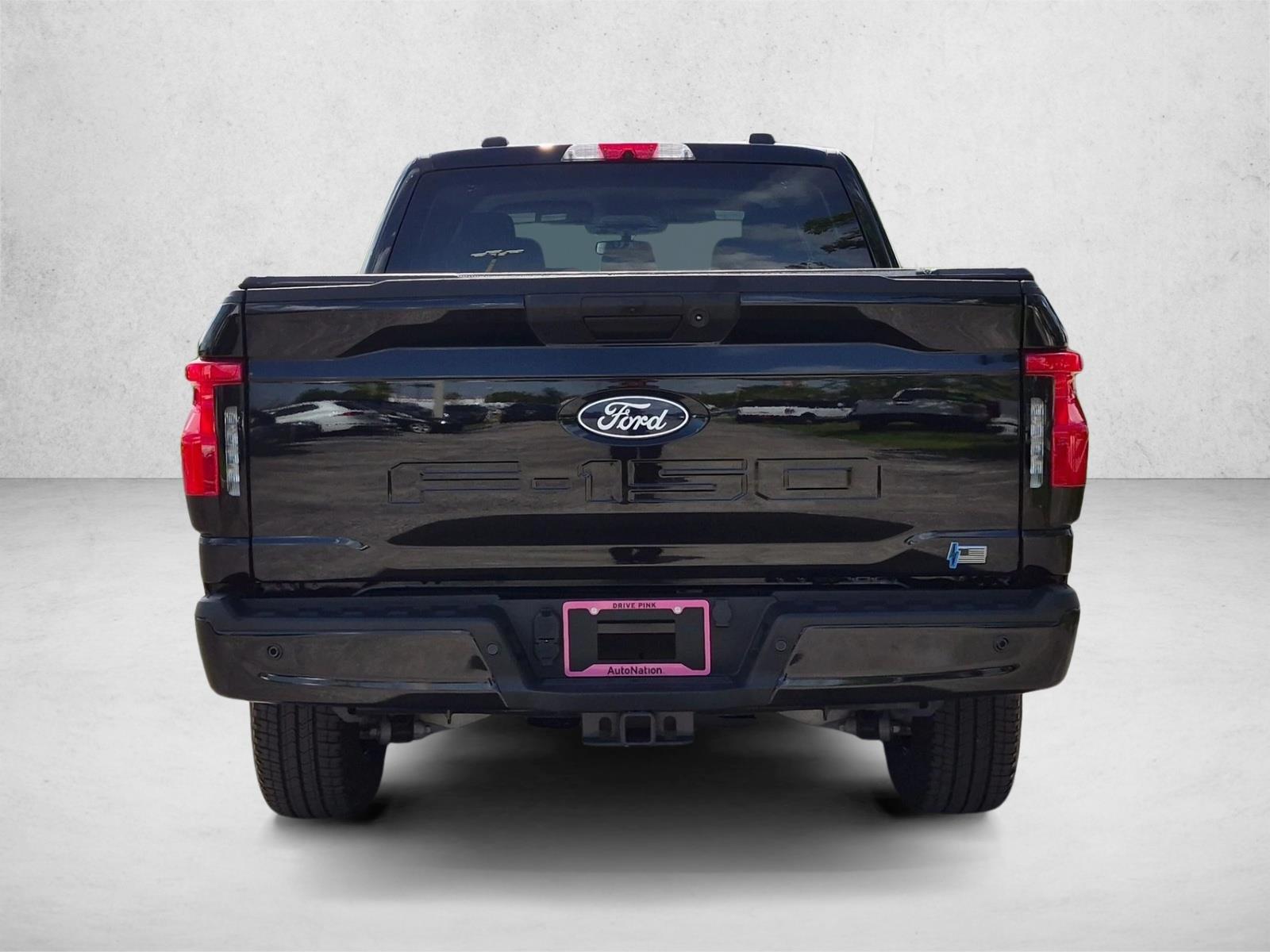 Used 2025 Agate Black Metallic Ford XLT image 6