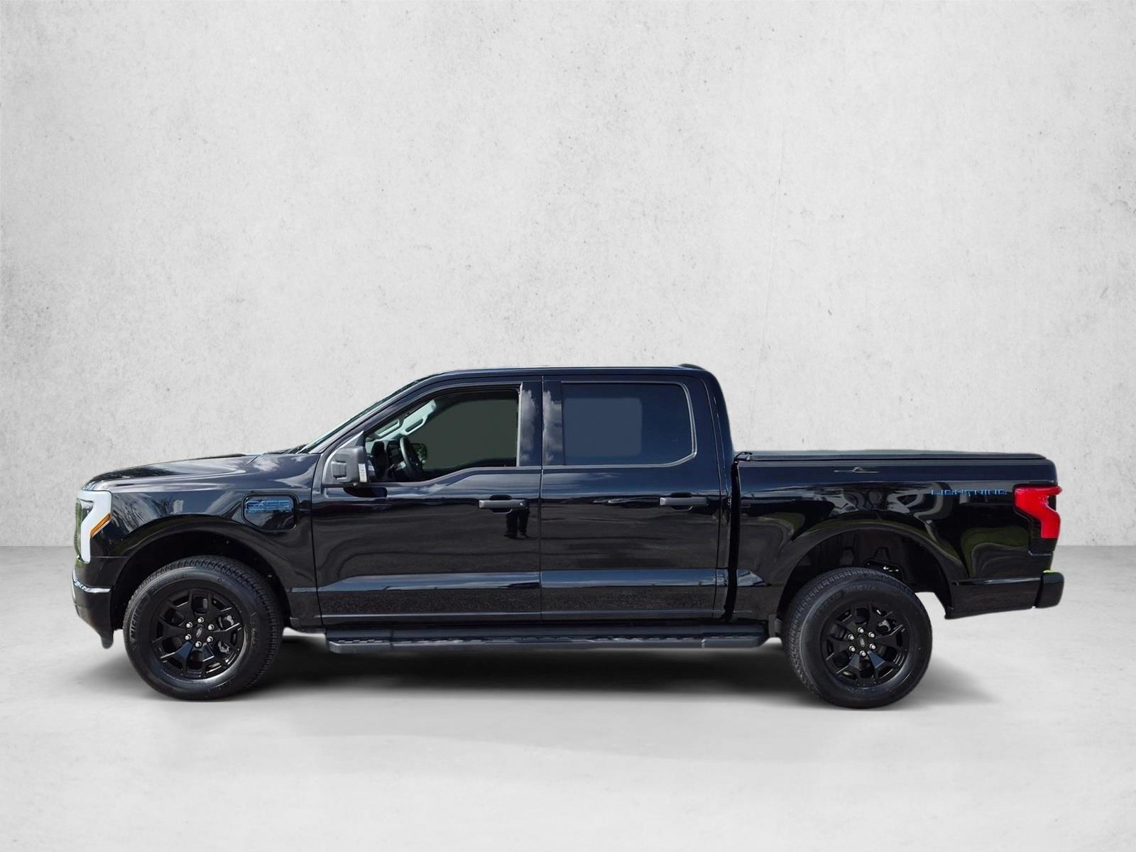 Used 2025 Agate Black Metallic Ford XLT image 8