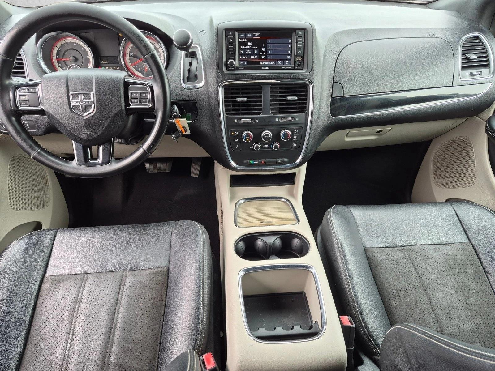 Used 2019 Black Onyx Crystal Pearlcoat Dodge SXT image 17