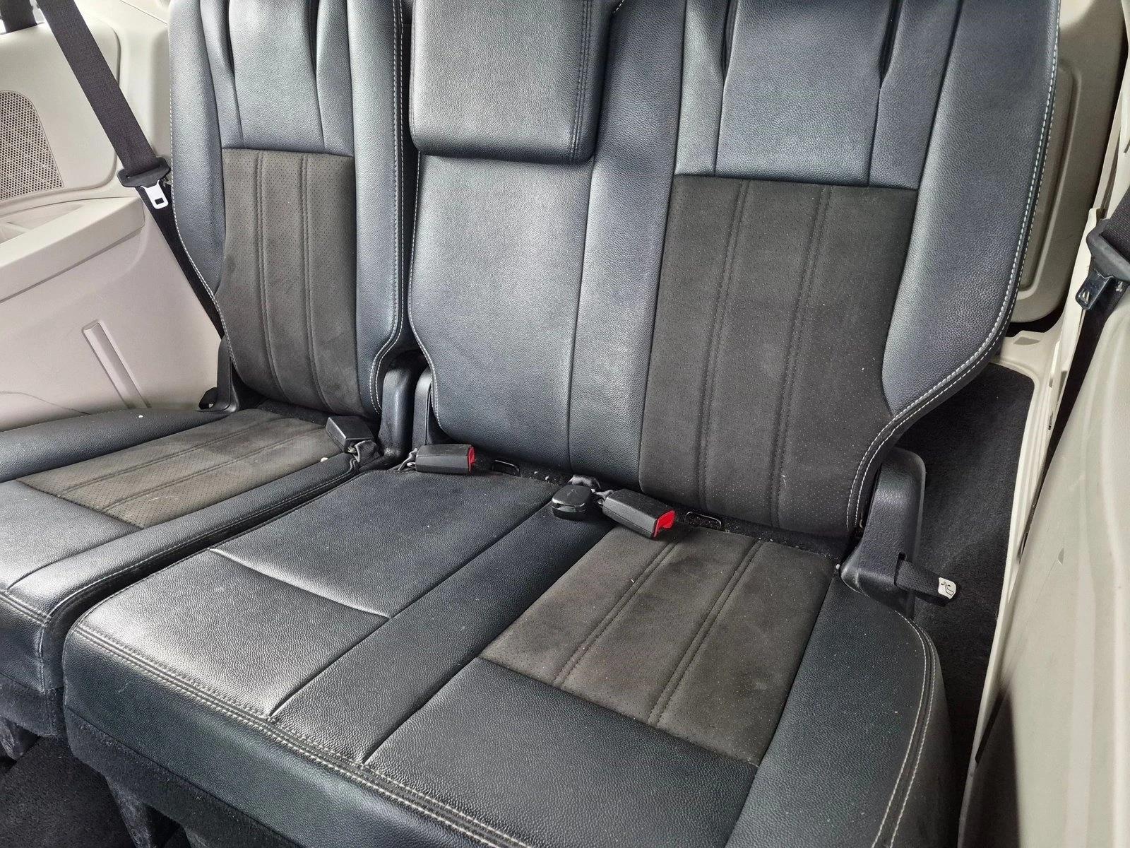 Used 2019 Black Onyx Crystal Pearlcoat Dodge SXT image 19