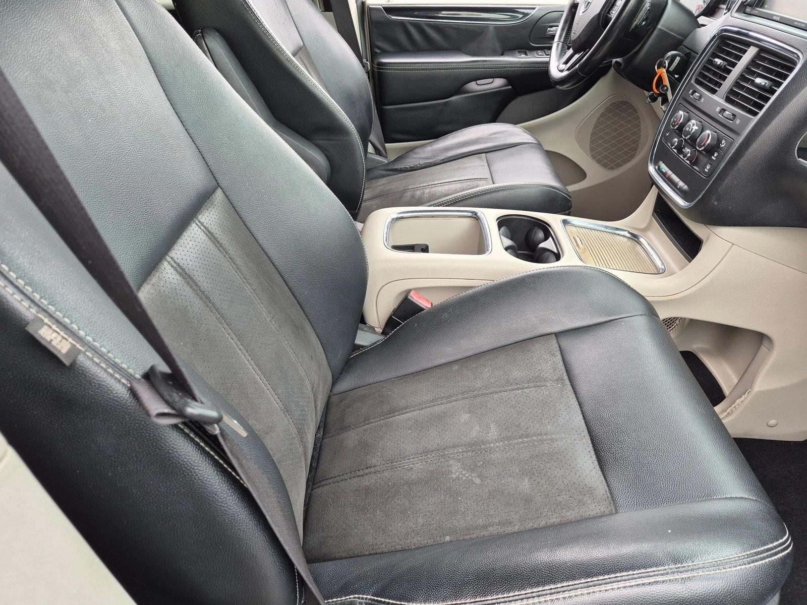 Used 2019 Black Onyx Crystal Pearlcoat Dodge SXT image 20