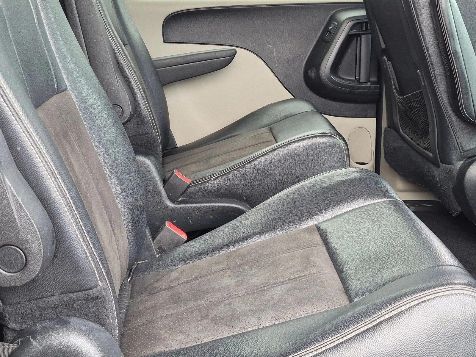 Used 2019 Black Onyx Crystal Pearlcoat Dodge SXT image 21