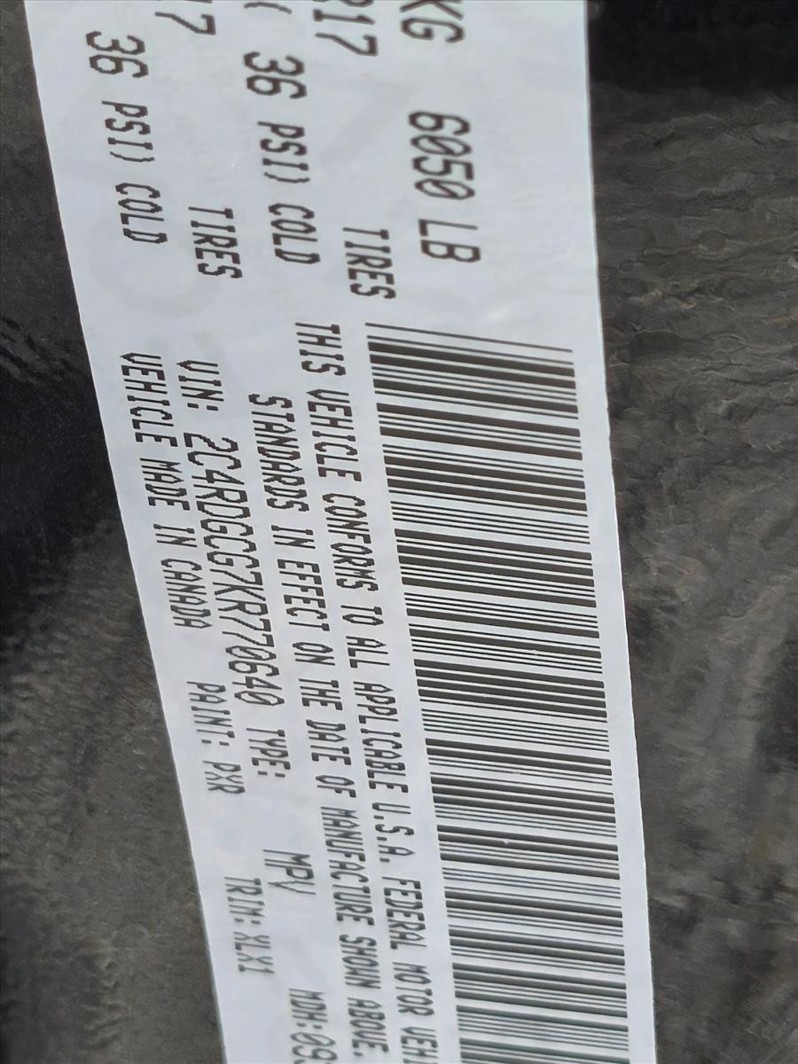 Used 2019 Black Onyx Crystal Pearlcoat Dodge SXT image 24