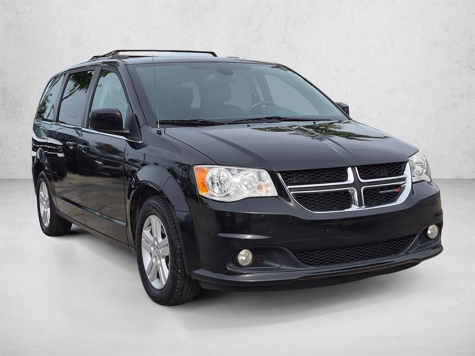 Used 2019 Black Onyx Crystal Pearlcoat Dodge SXT image 3
