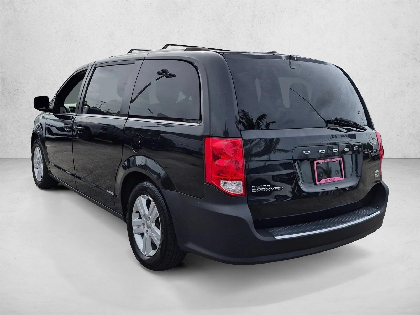 Used 2019 Black Onyx Crystal Pearlcoat Dodge SXT image 7