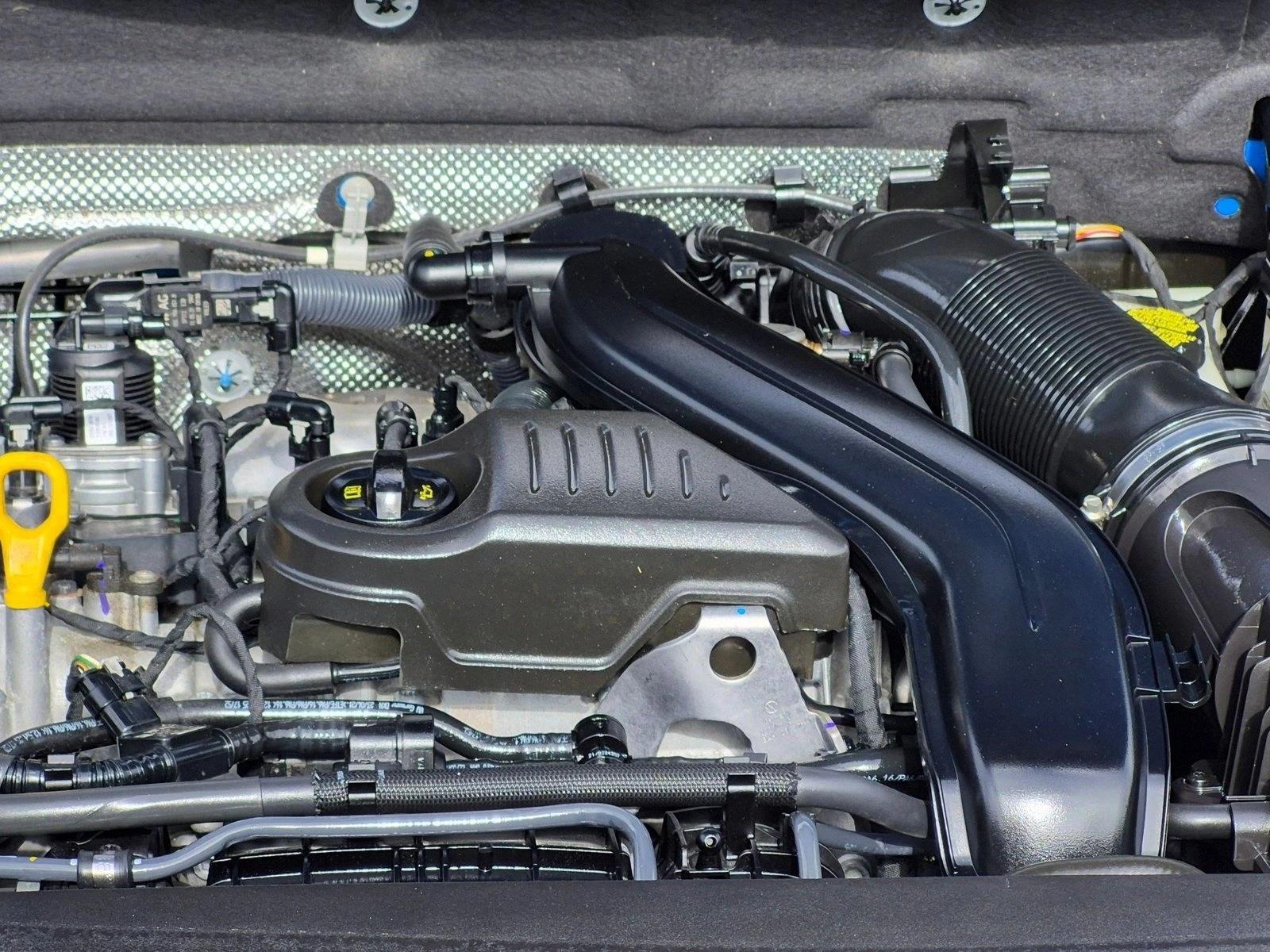Used 2022 Blue Volkswagen SE image 18