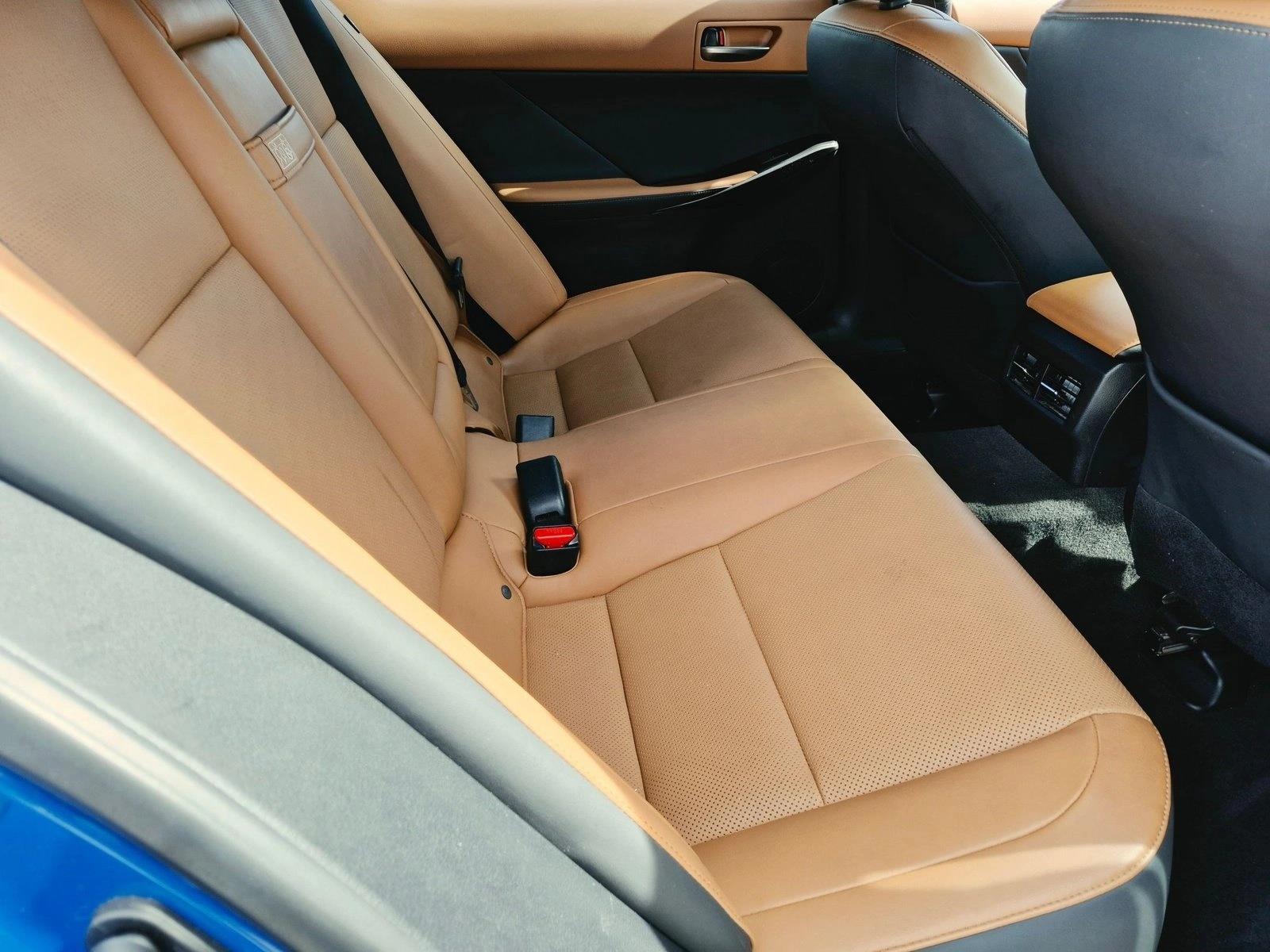 Used 2023 Grecian Water Lexus IS 300 image 19