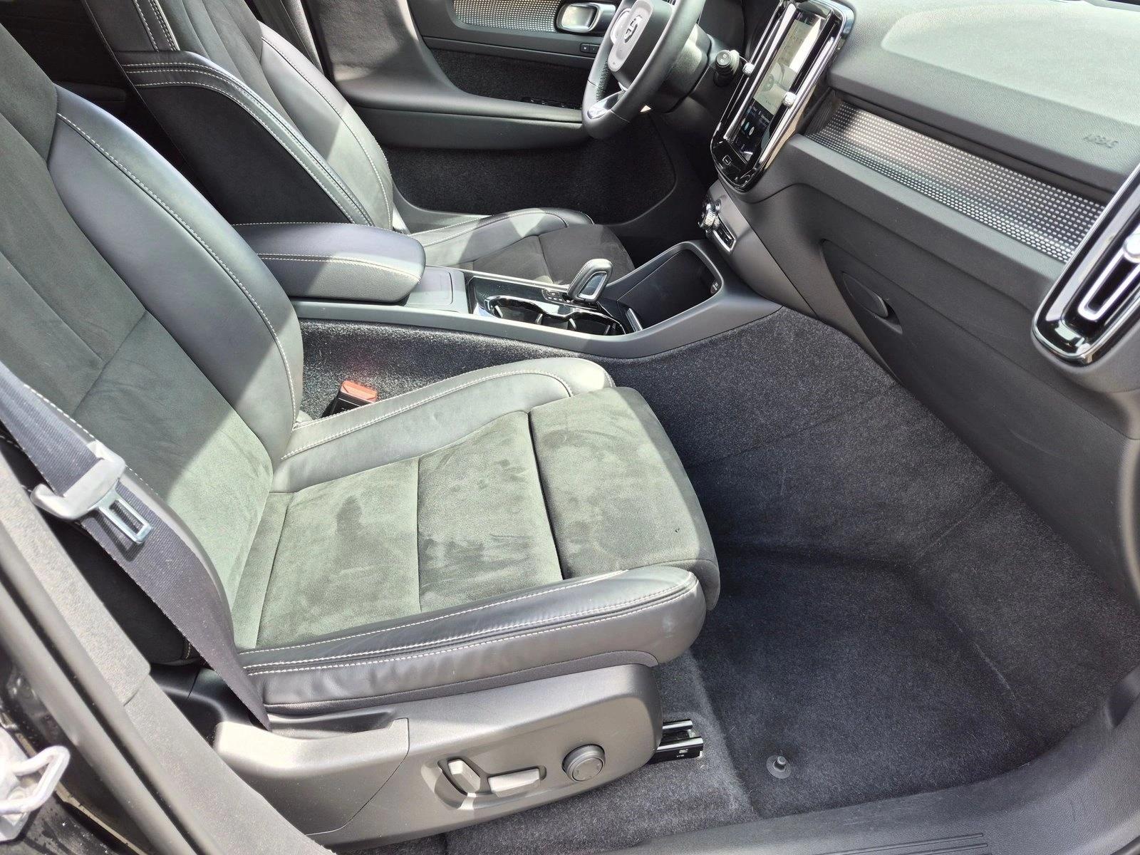 Used 2022 Onyx Black Metallic Volvo Twin Plus image 20
