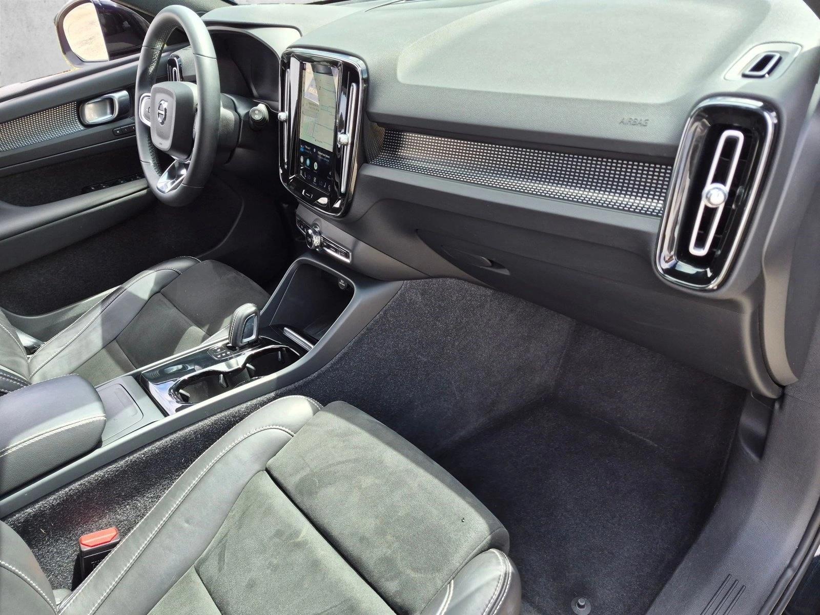 Used 2022 Onyx Black Metallic Volvo Twin Plus image 21