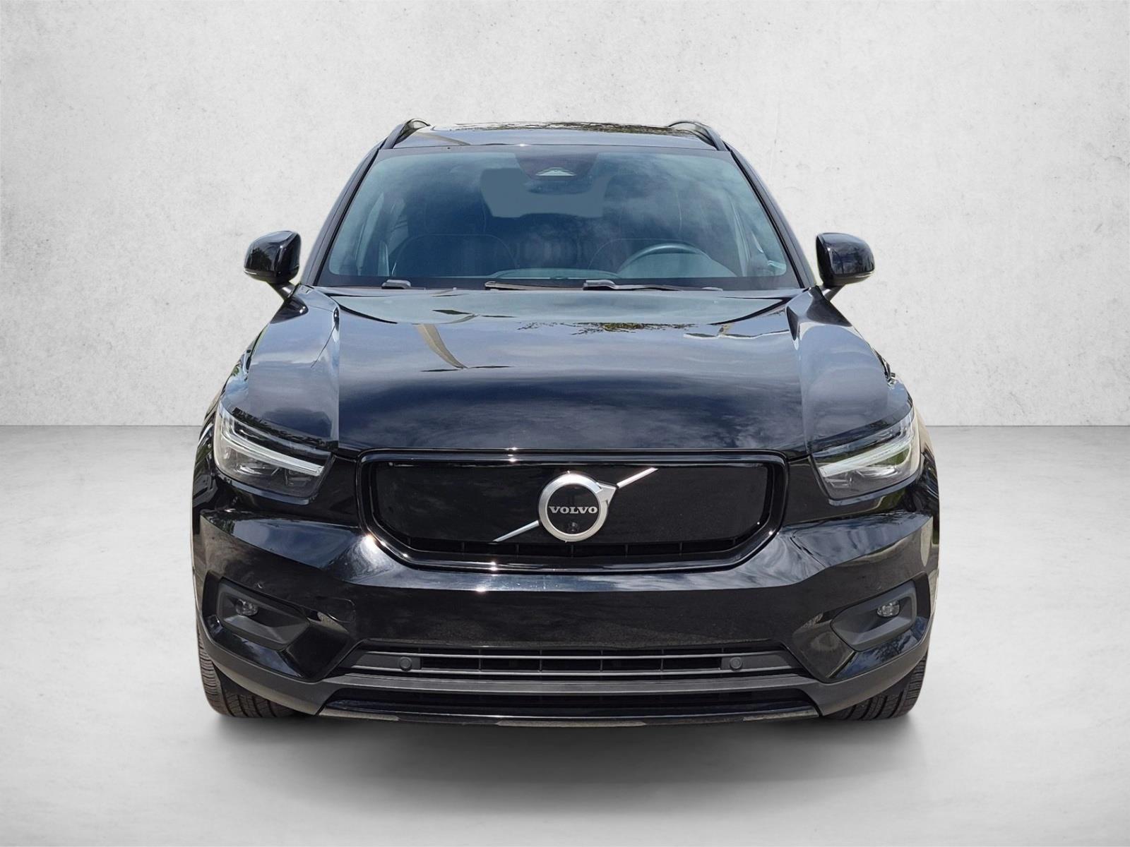 Used 2022 Onyx Black Metallic Volvo Twin Plus image 2