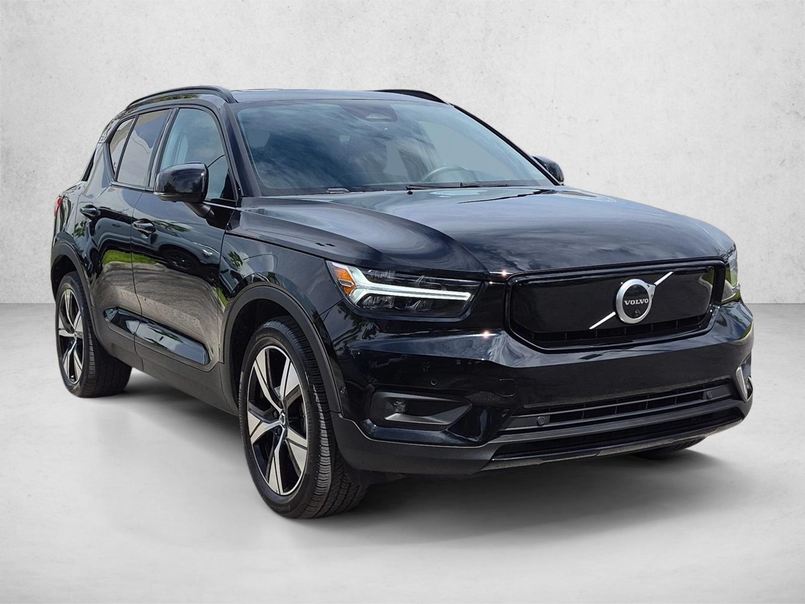 Used 2022 Onyx Black Metallic Volvo Twin Plus image 3