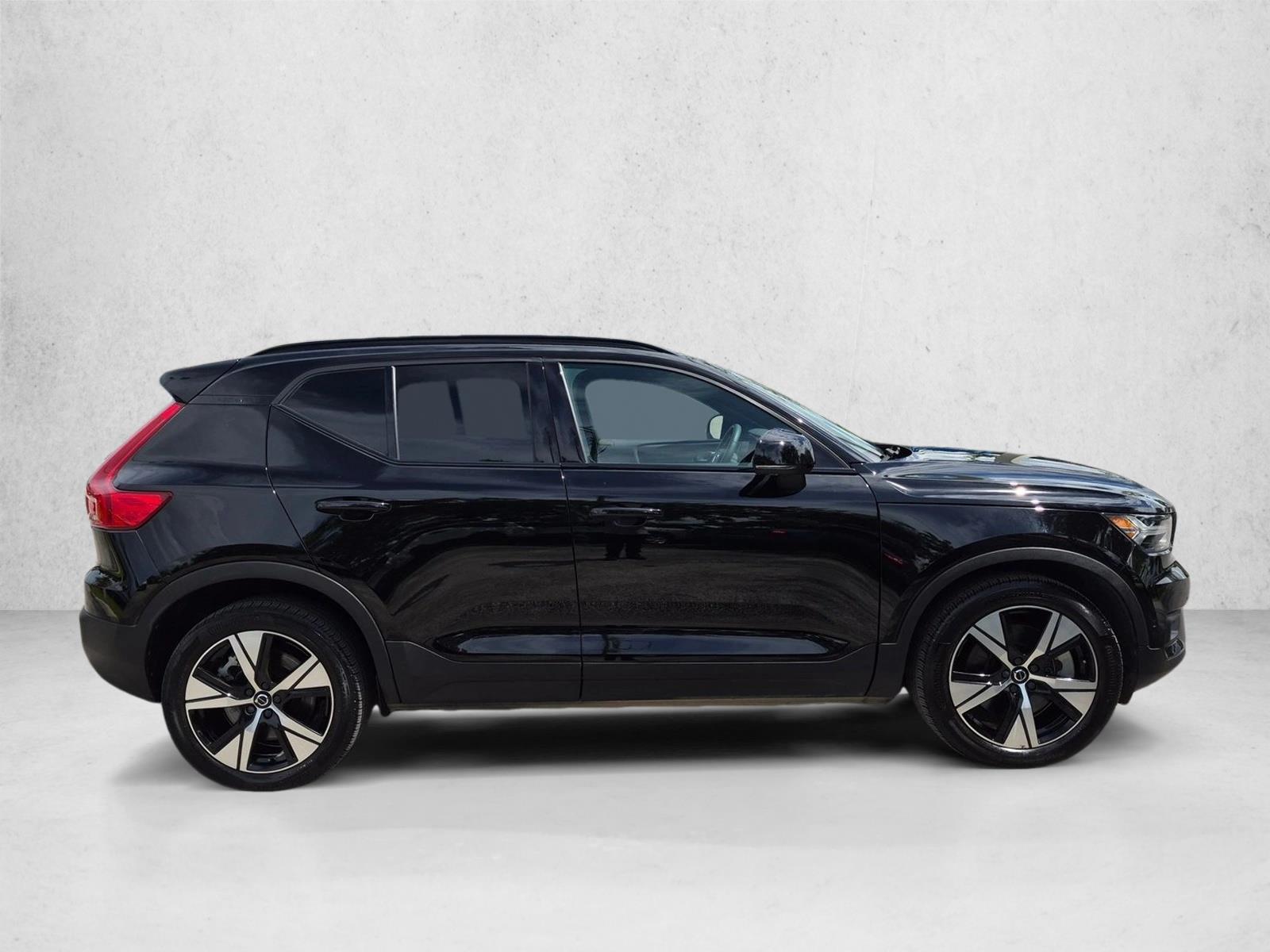 Used 2022 Onyx Black Metallic Volvo Twin Plus image 4