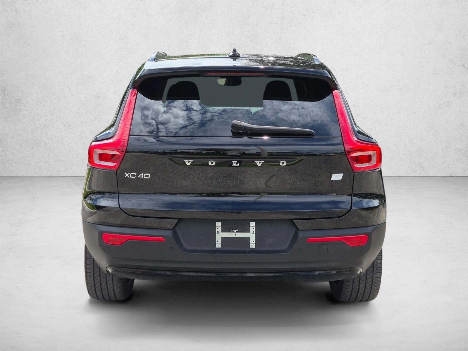 Used 2022 Onyx Black Metallic Volvo Twin Plus image 6