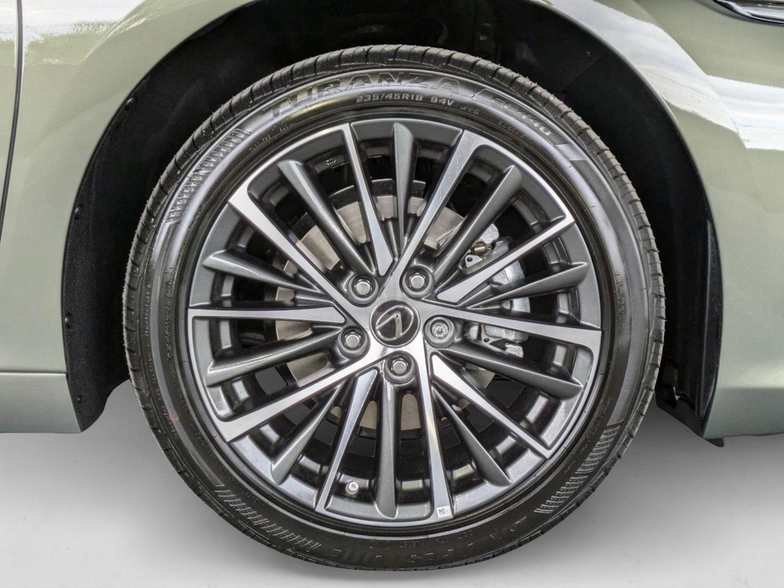 2025 Lexus ES 350 photo 9