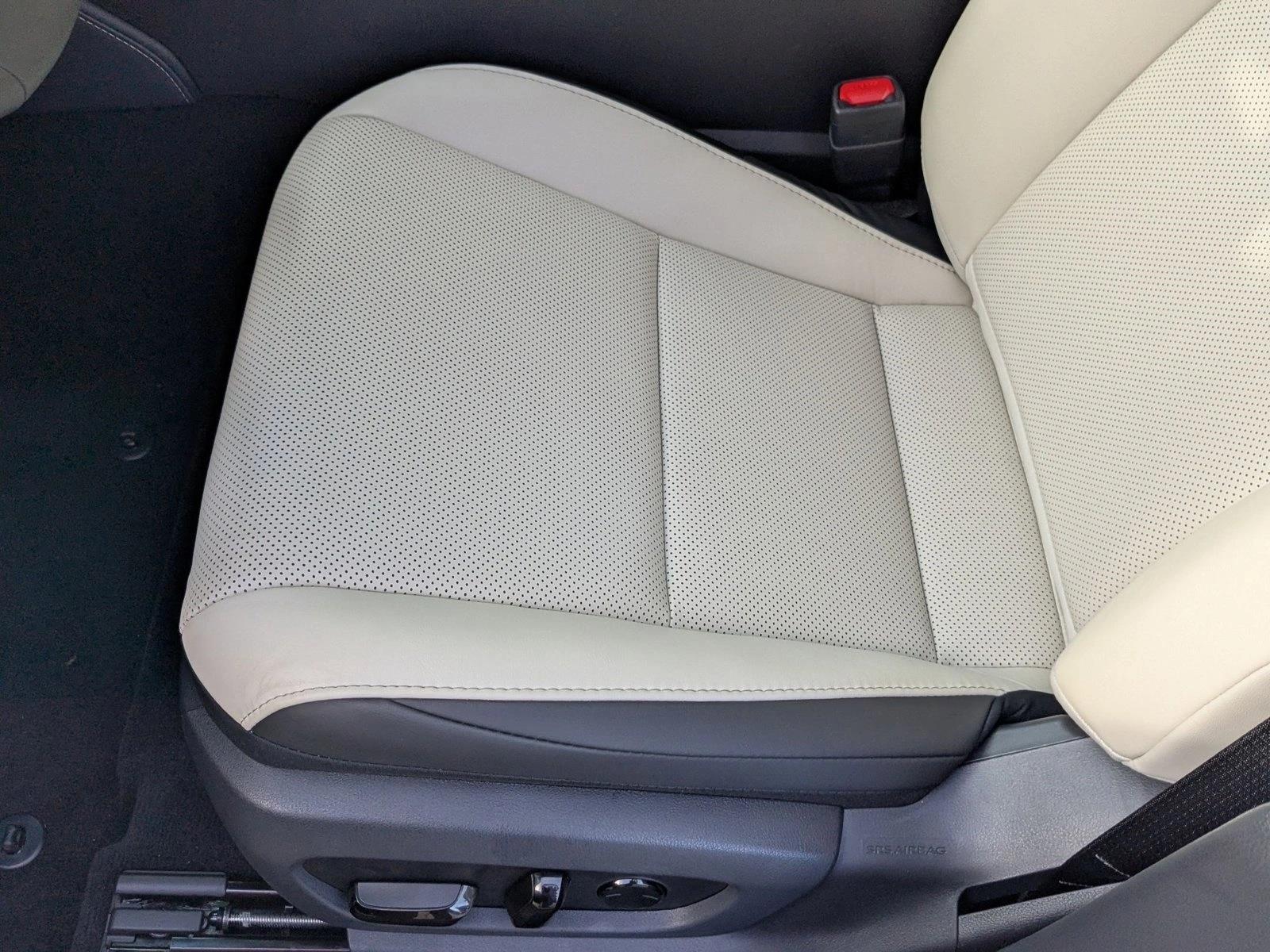 2025 Lexus ES 350 photo 4