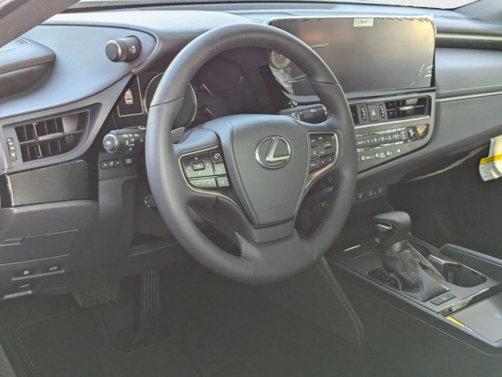 2025 Lexus ES 350 photo 3