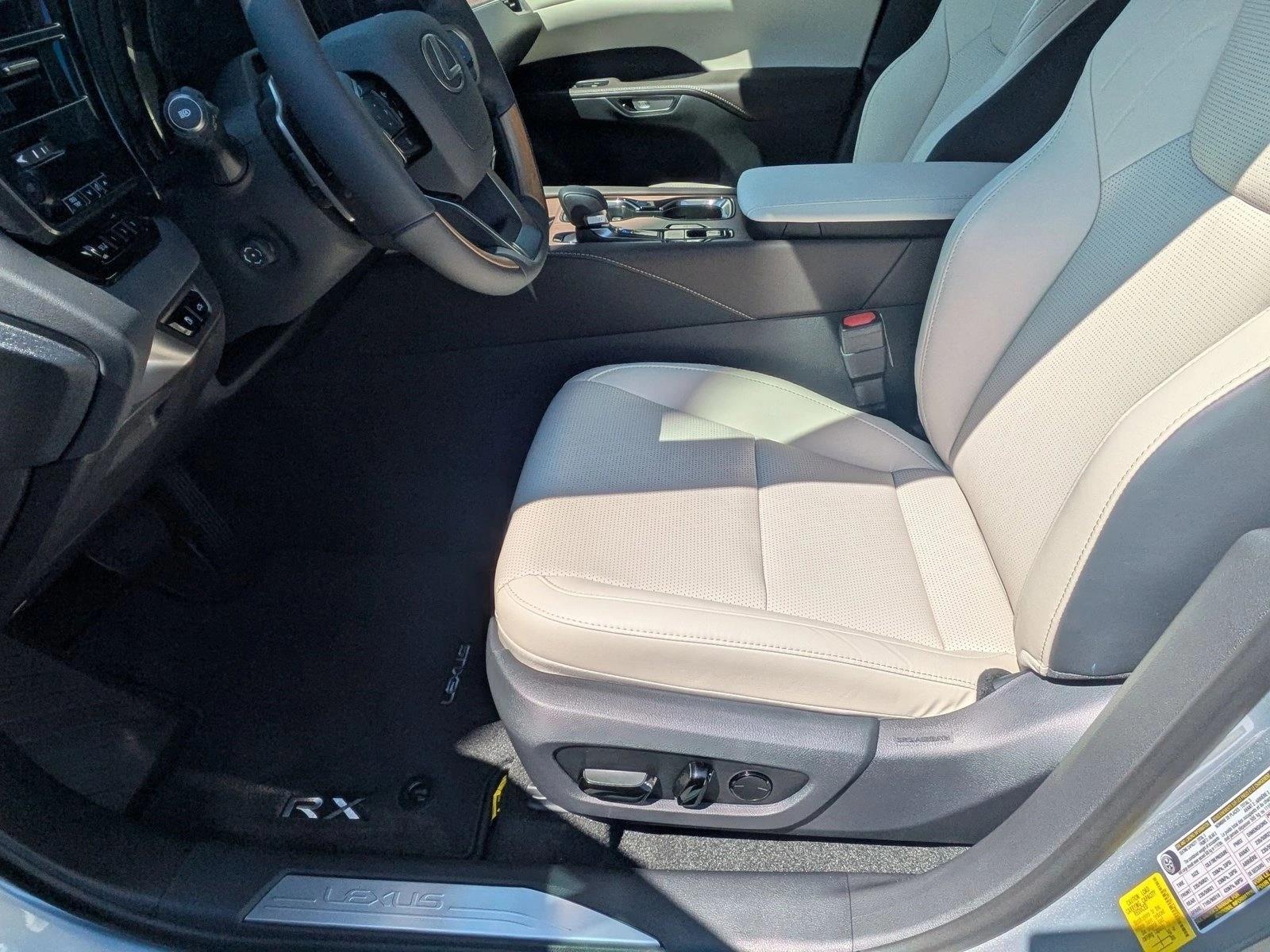 2025 Lexus RX 350h Premium AWD photo 4