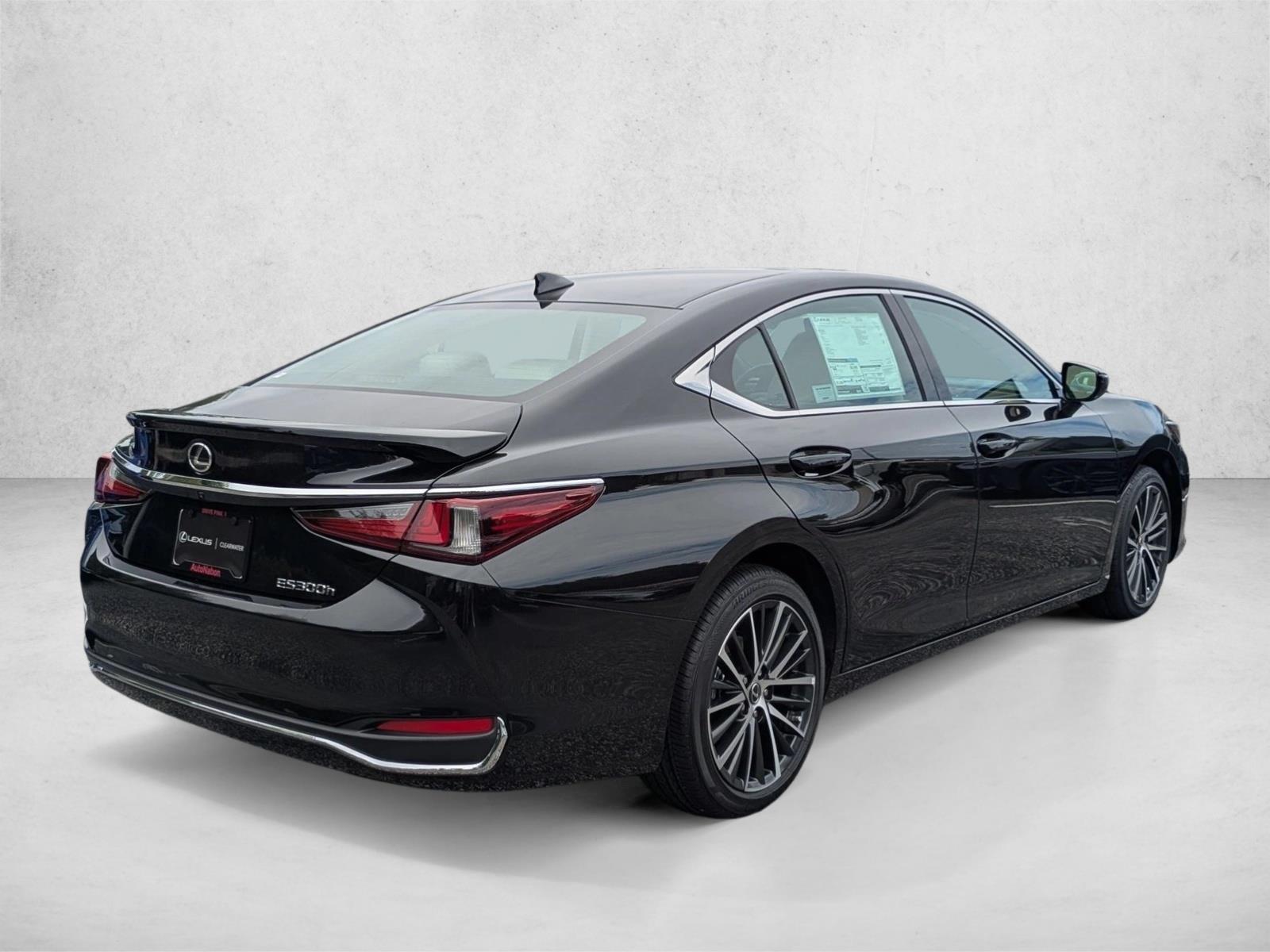 2025 Lexus ES 300h photo 2