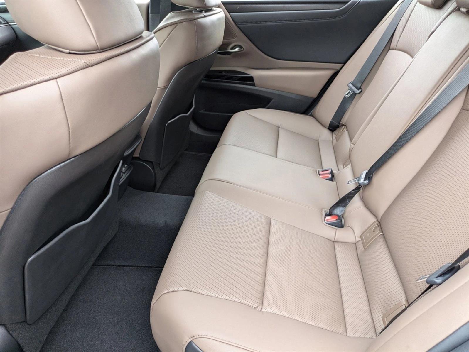 2025 Lexus ES 350 photo 14