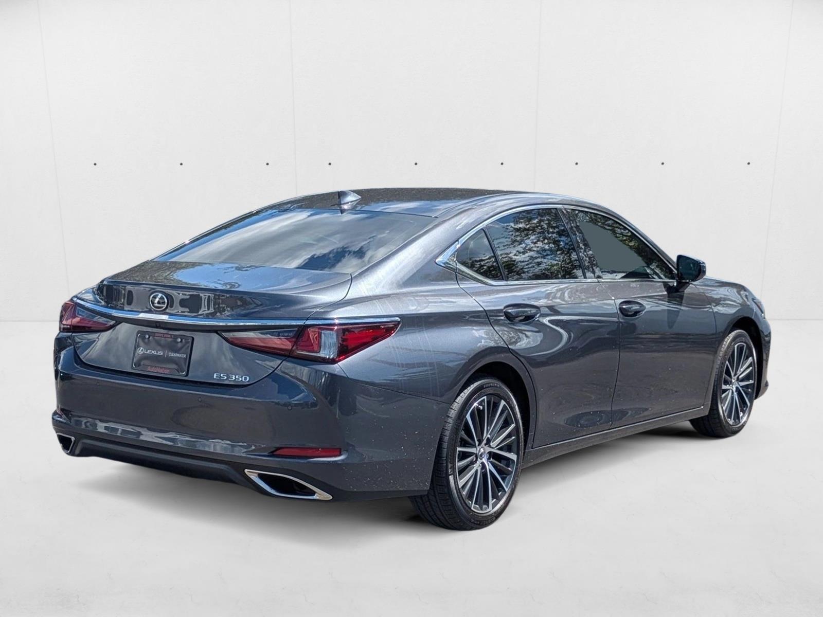 2025 Lexus ES 350 photo 2