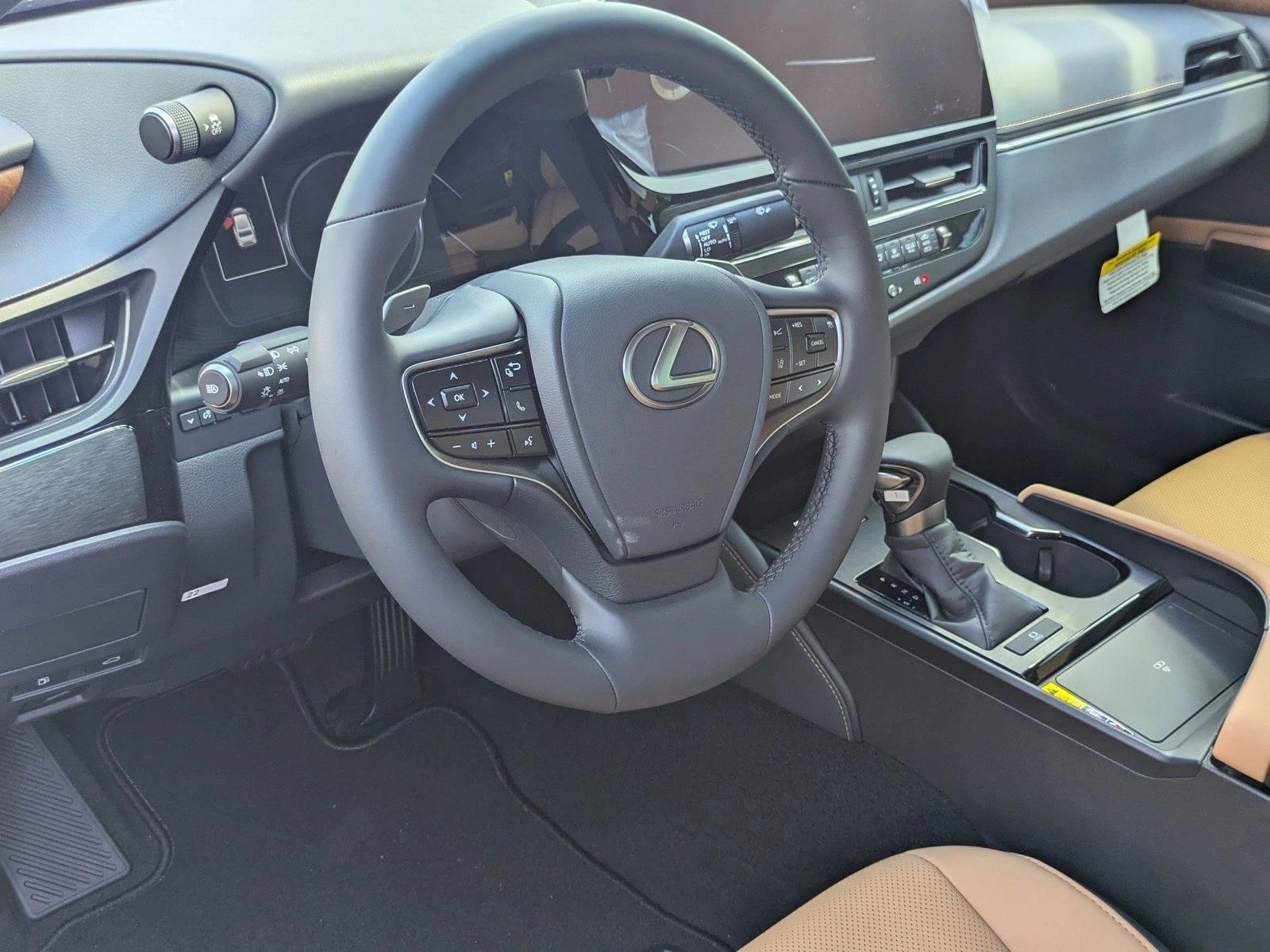 2025 Lexus ES 350 photo 3