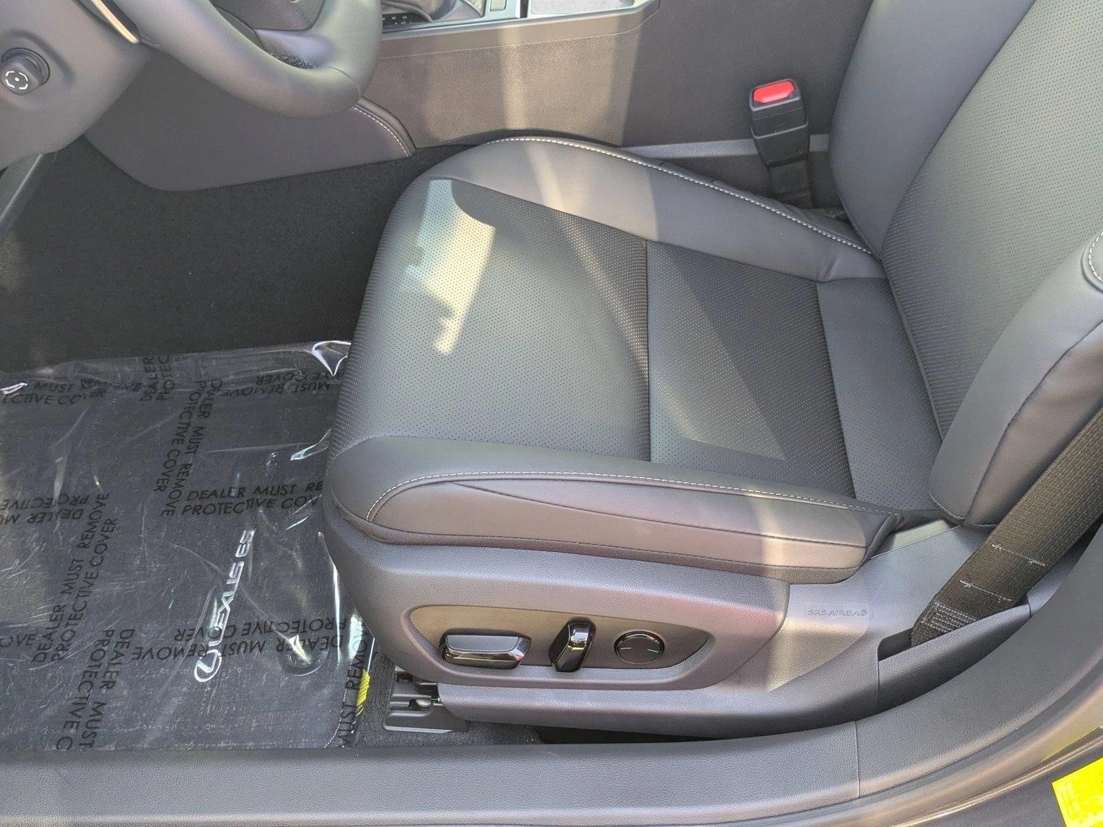 2025 Lexus ES 350 photo 4