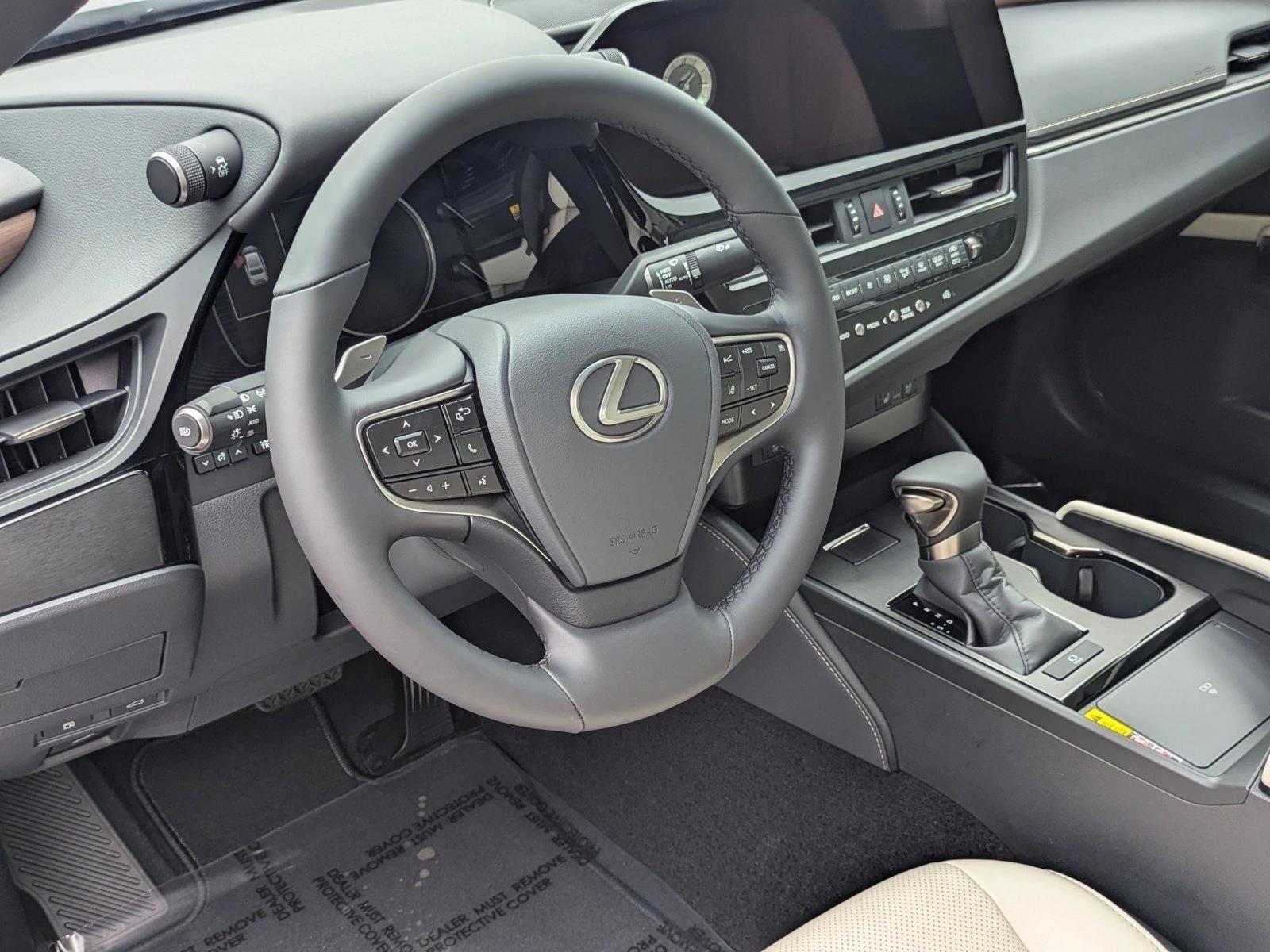 2025 Lexus ES 350 photo 3