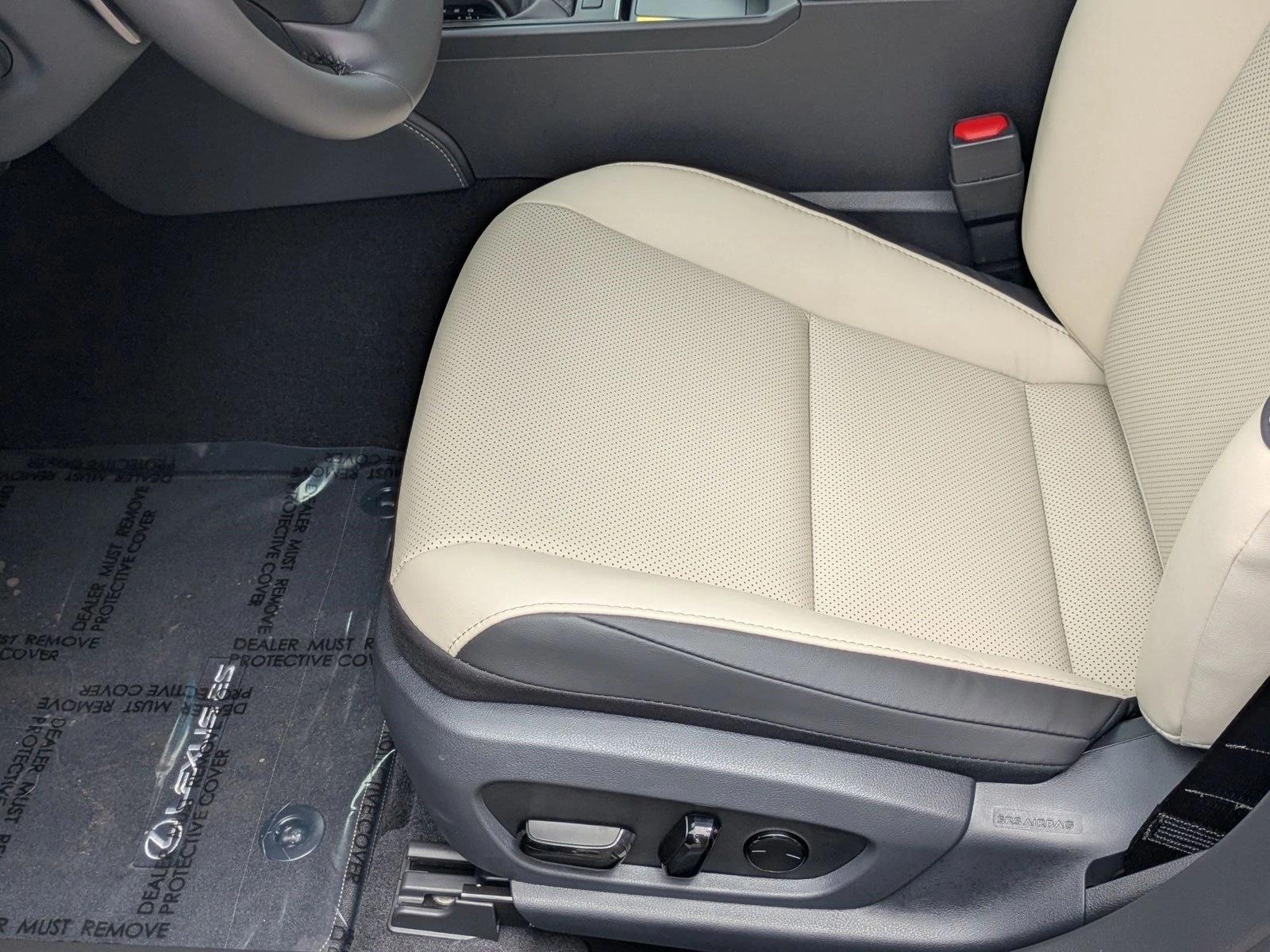 2025 Lexus ES 350 photo 4