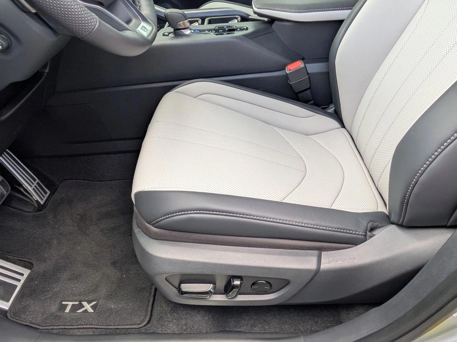 2025 Lexus TX 500h F SPORT Performance Premium photo 4