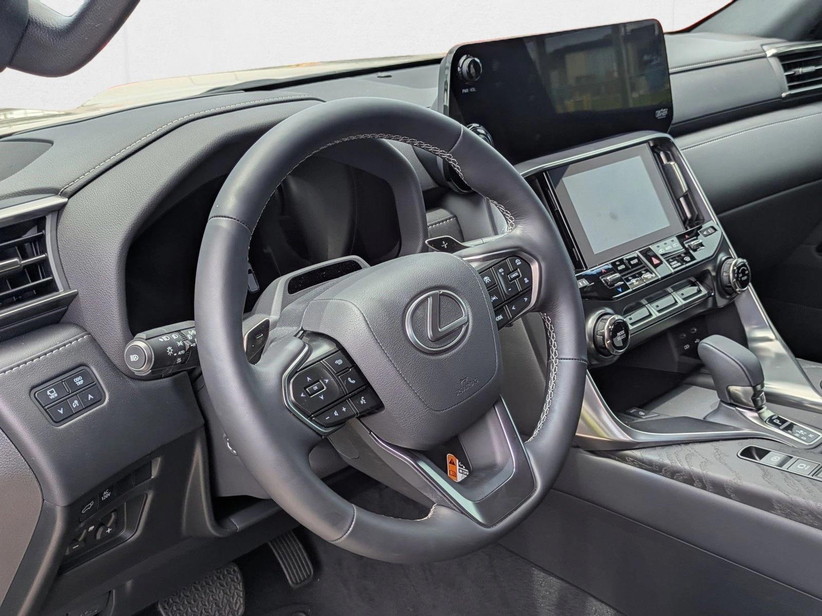 2025 Lexus LX photo 3