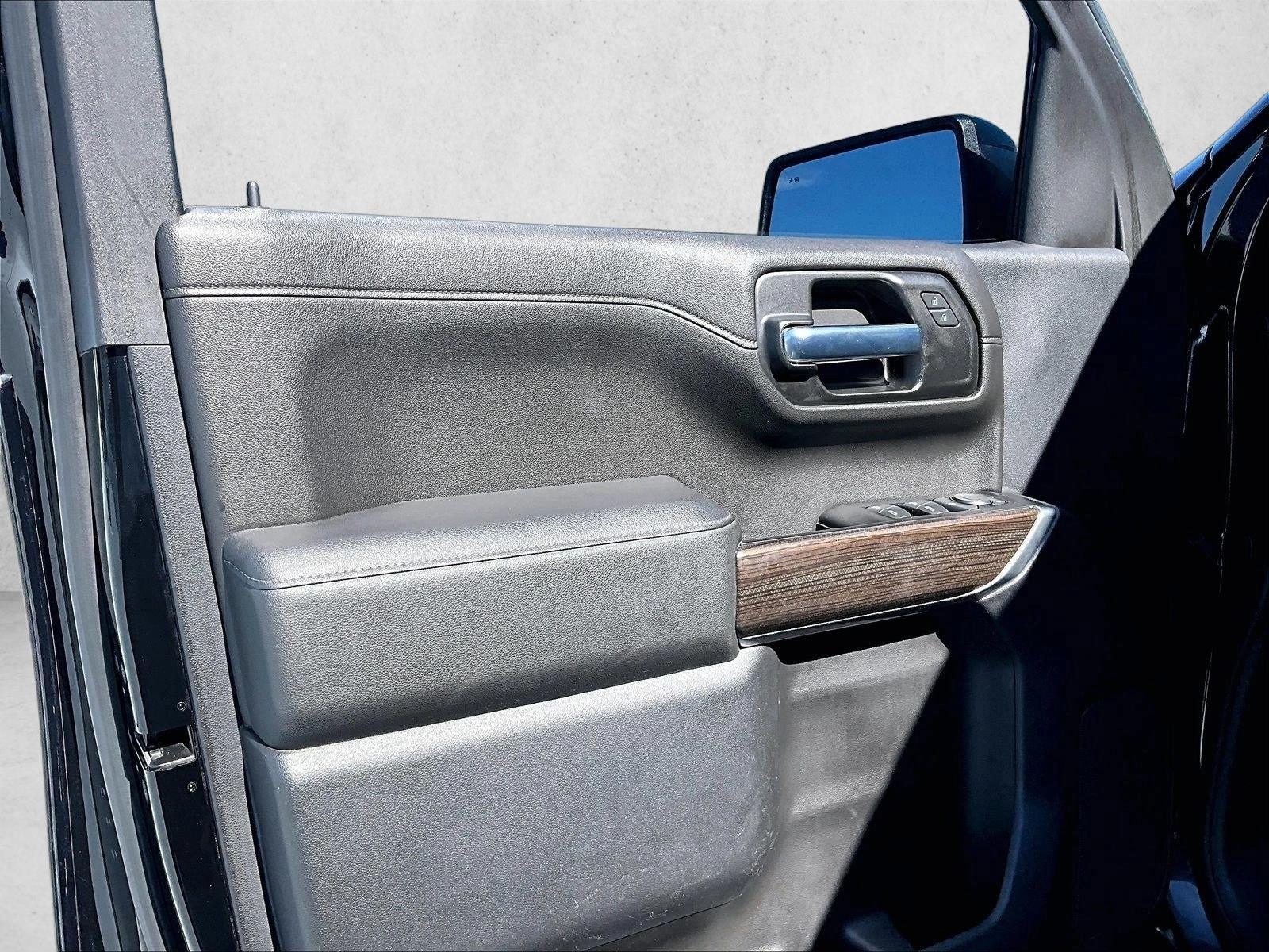 Used 2019 Black [Black] CHEVROLET  image 17