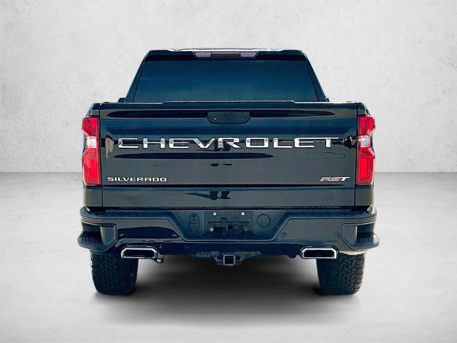 Used 2019 Black [Black] CHEVROLET  image 4