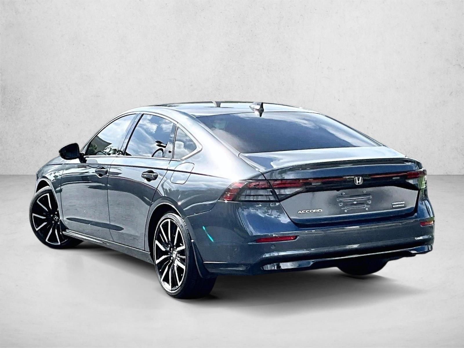 Used 2024  Honda Touring image 13