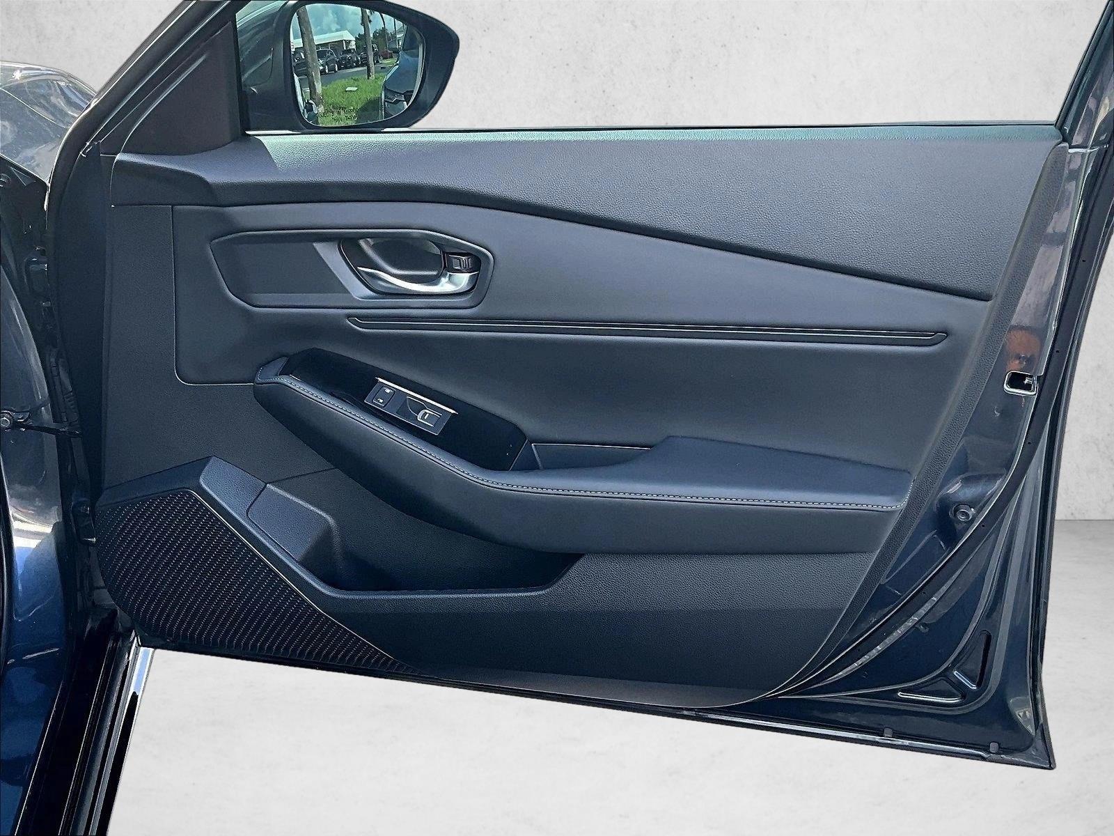 Used 2024  Honda Touring image 19