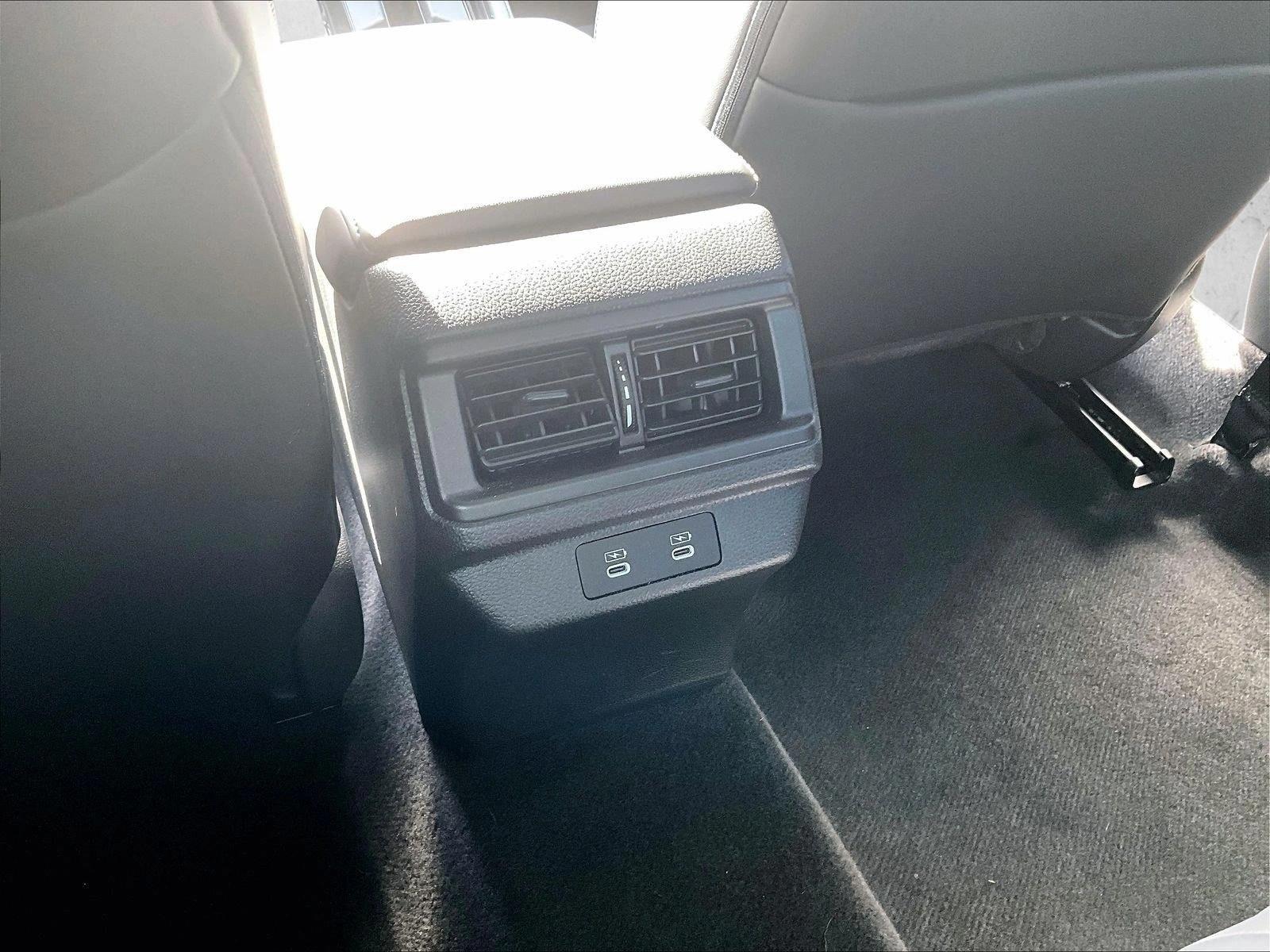 Used 2024  Honda Touring image 25