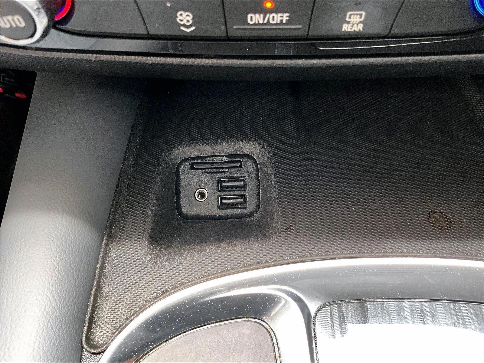 Used 2020 Ebony Twilight Metallic Buick Essence image 26