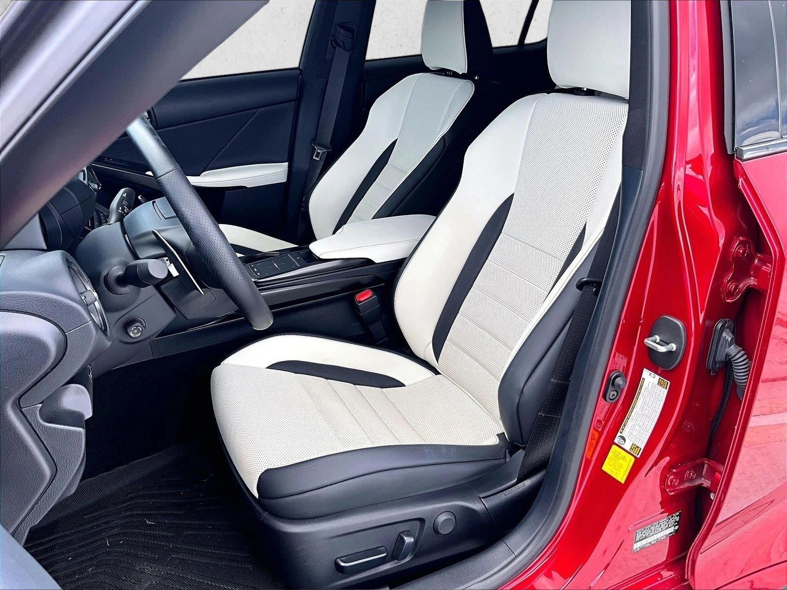 Used 2025 Infrared Lexus IS 350 F SPORT image 27