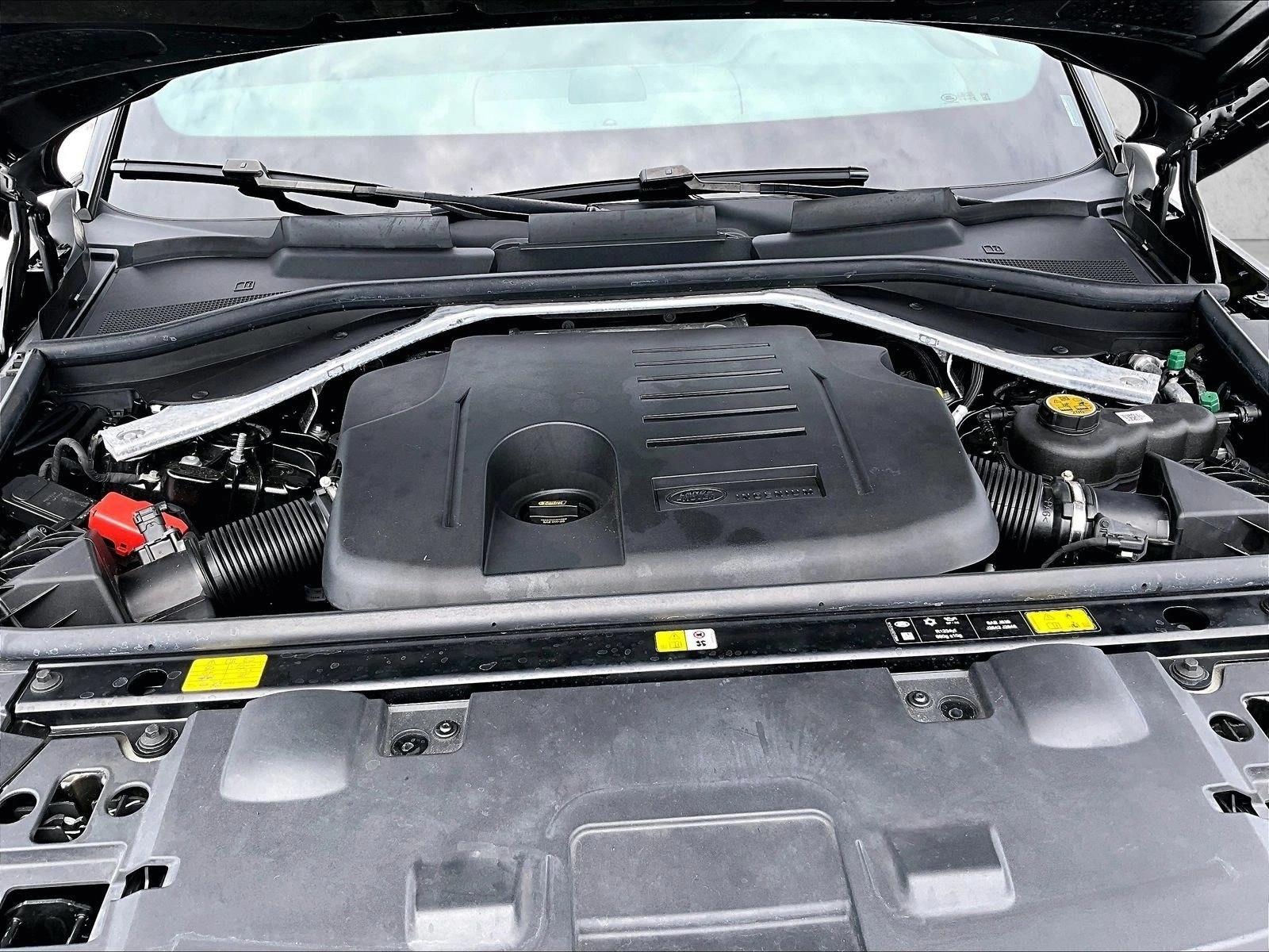Used 2024 Black Land Rover Dynamic SE image 11